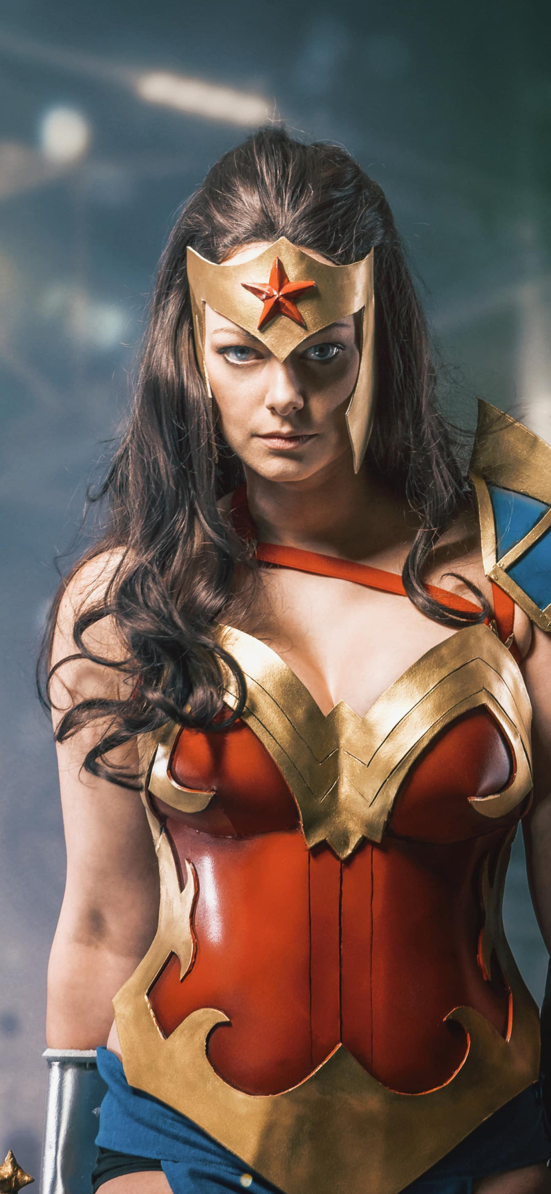 Download mobile wallpaper Brunette, Women, Blue Eyes, Long Hair, Dc Comics, Wonder Woman, Cosplay for free.