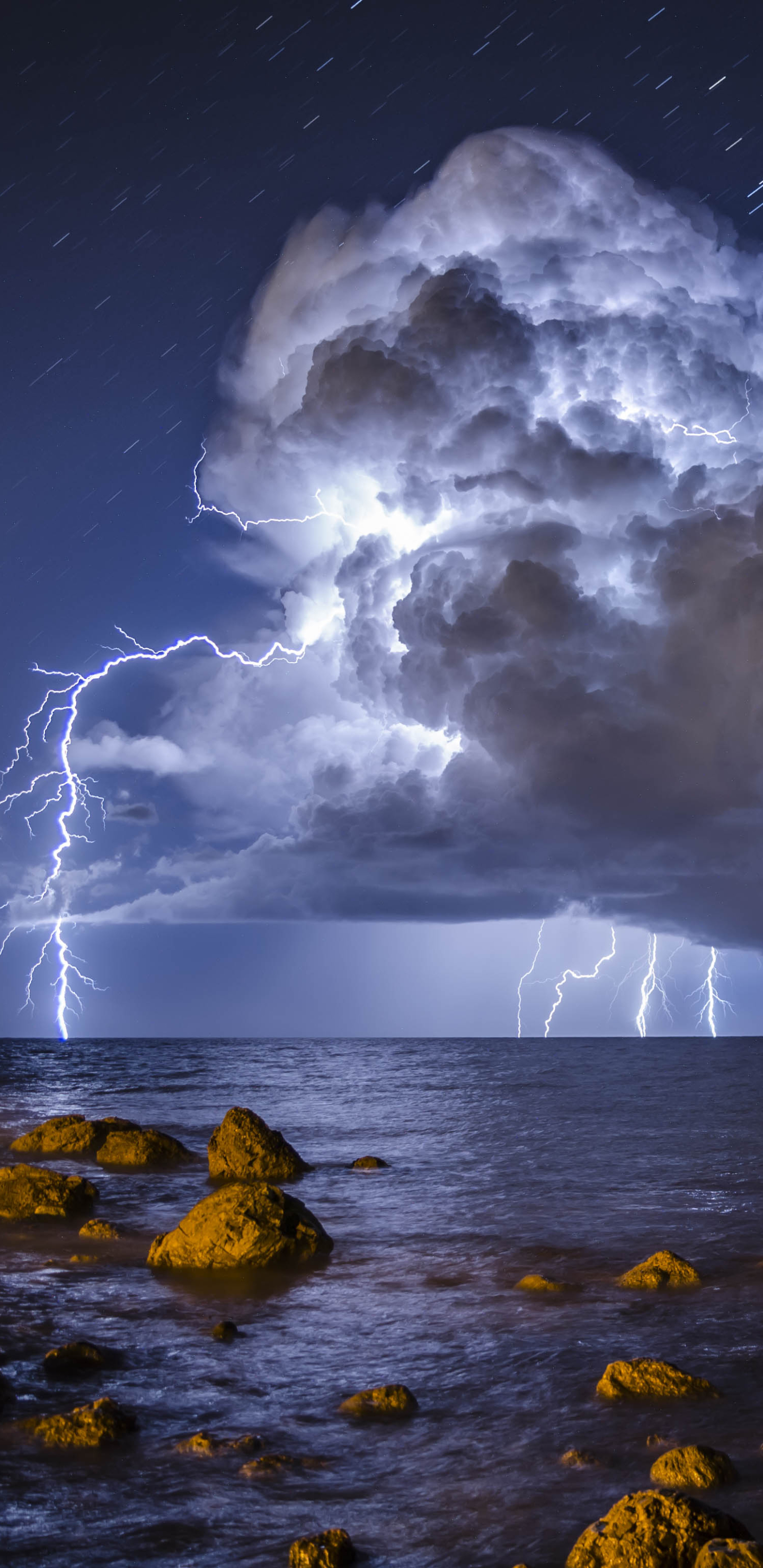 Handy-Wallpaper Natur, Blitz, Horizont, Ozean, Wolke, Fotografie, Nacht, Himmel kostenlos herunterladen.