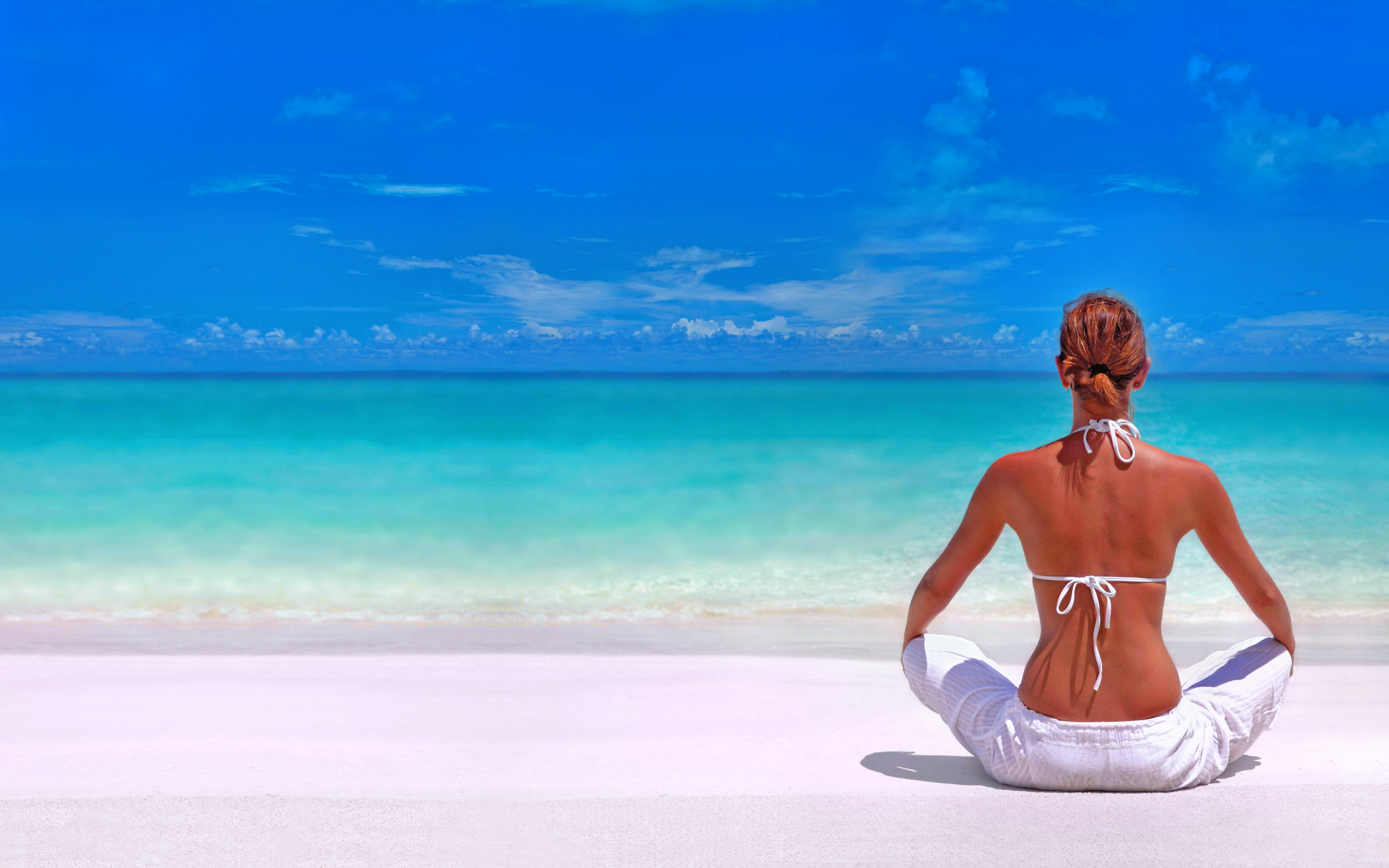 Laden Sie das Strand, Horizont, Hinten, Sonnig, Frauen, Schönheiten-Bild kostenlos auf Ihren PC-Desktop herunter