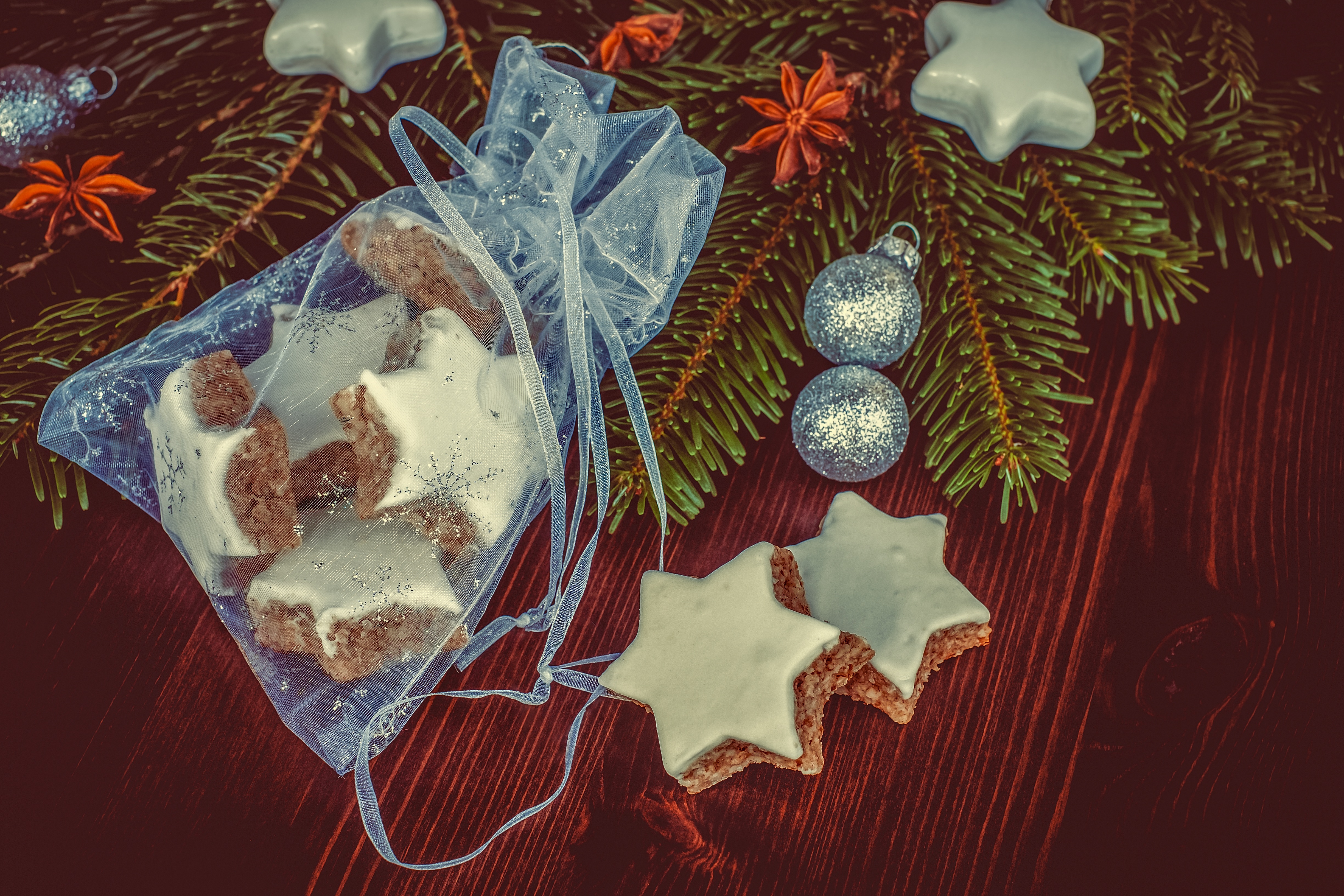 Download mobile wallpaper Food, Christmas, Star, Cookie, Christmas Ornaments, Bauble for free.