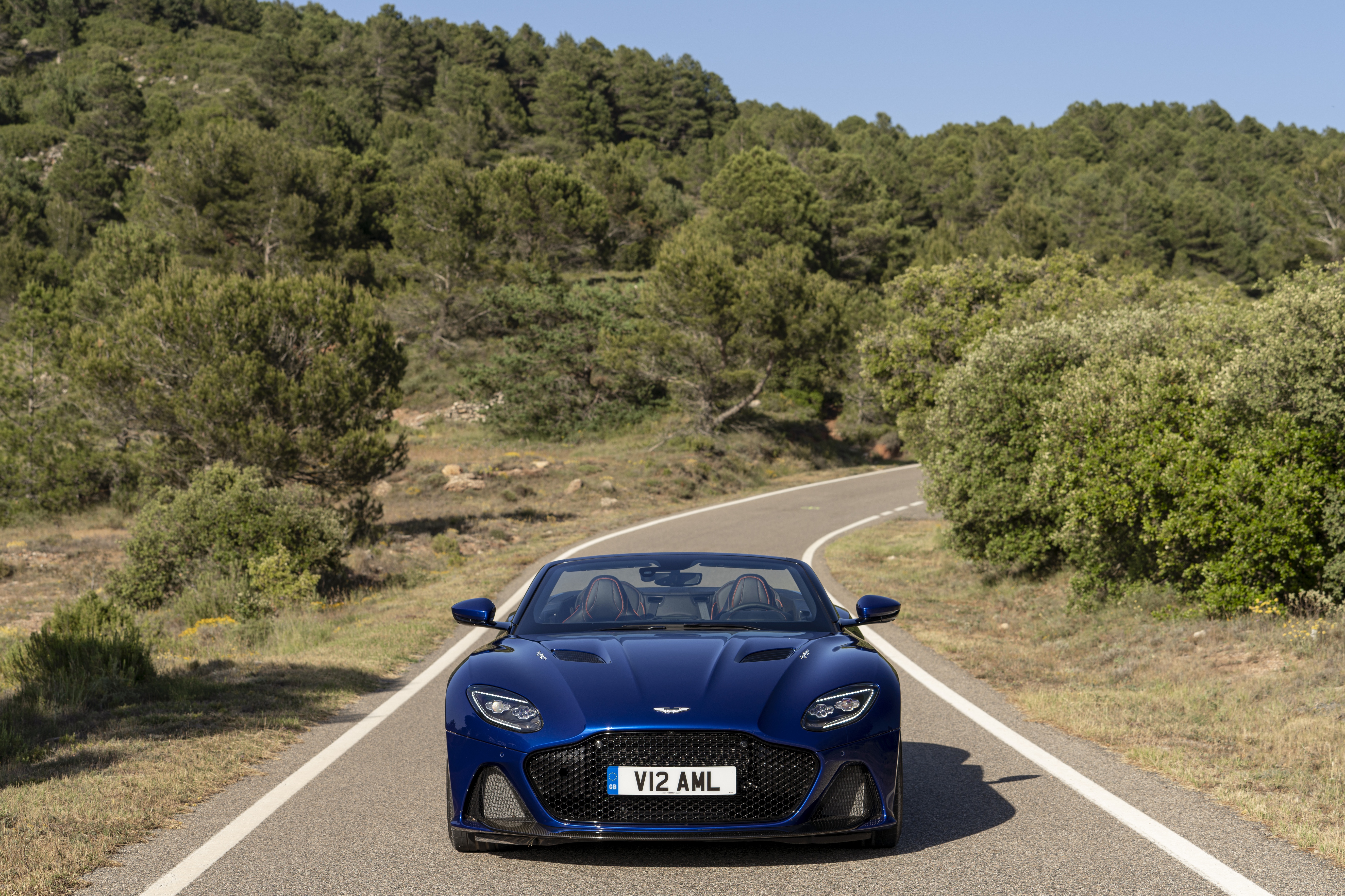 Download mobile wallpaper Aston Martin, Car, Vehicles, Aston Martin Dbs Superleggera for free.