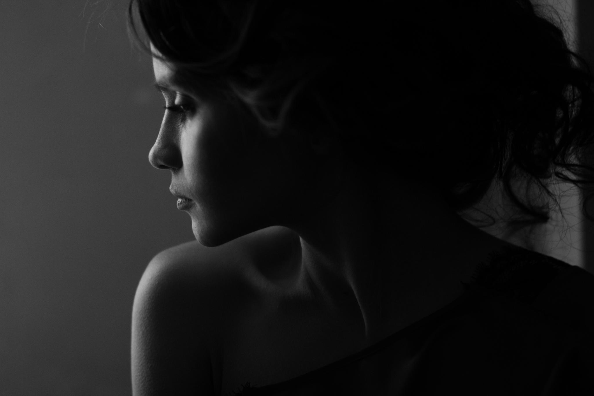 Free download wallpaper Dark, Face, Women, Black & White on your PC desktop