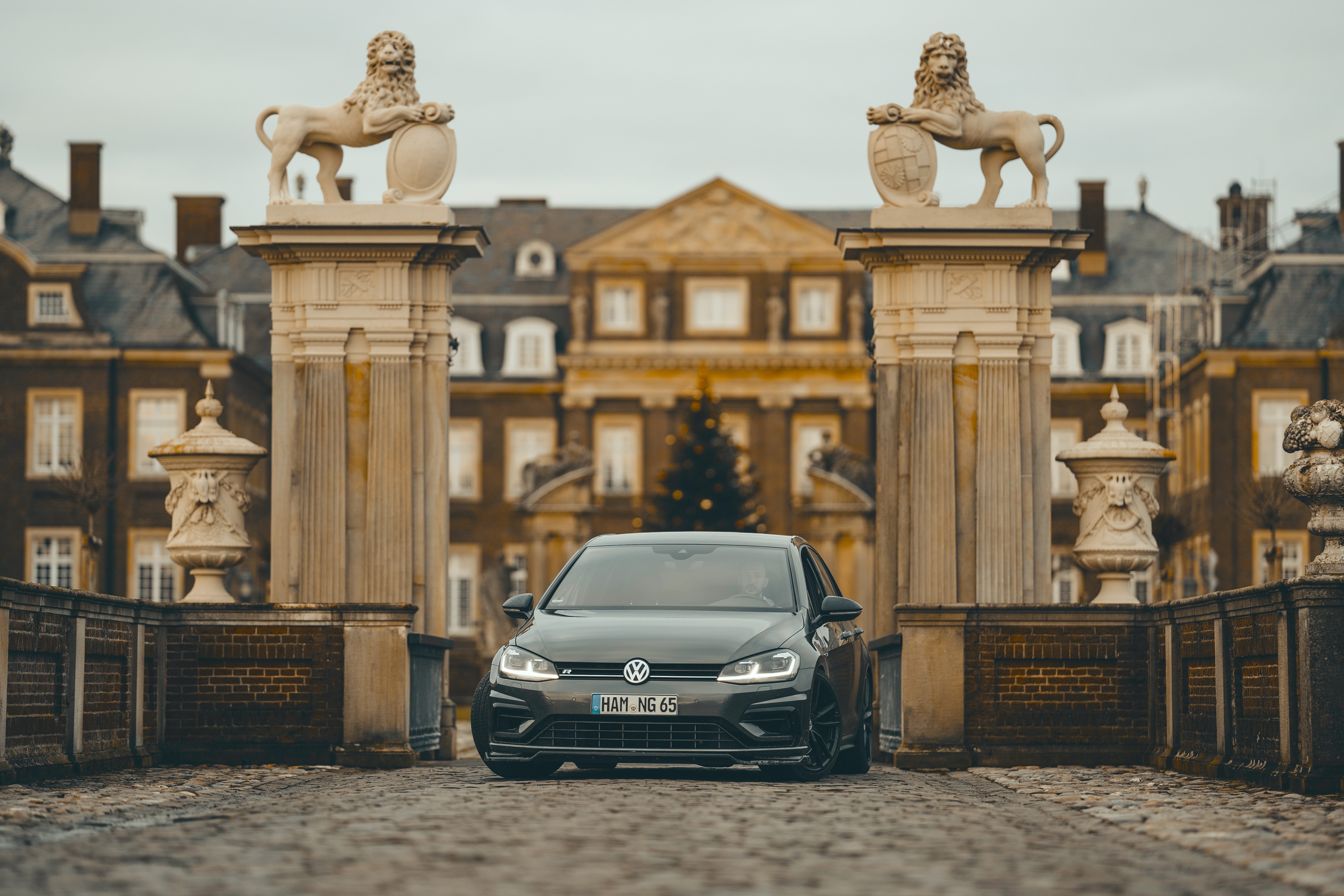volkswagen, cars, car, grey, column, columns, palace HD wallpaper