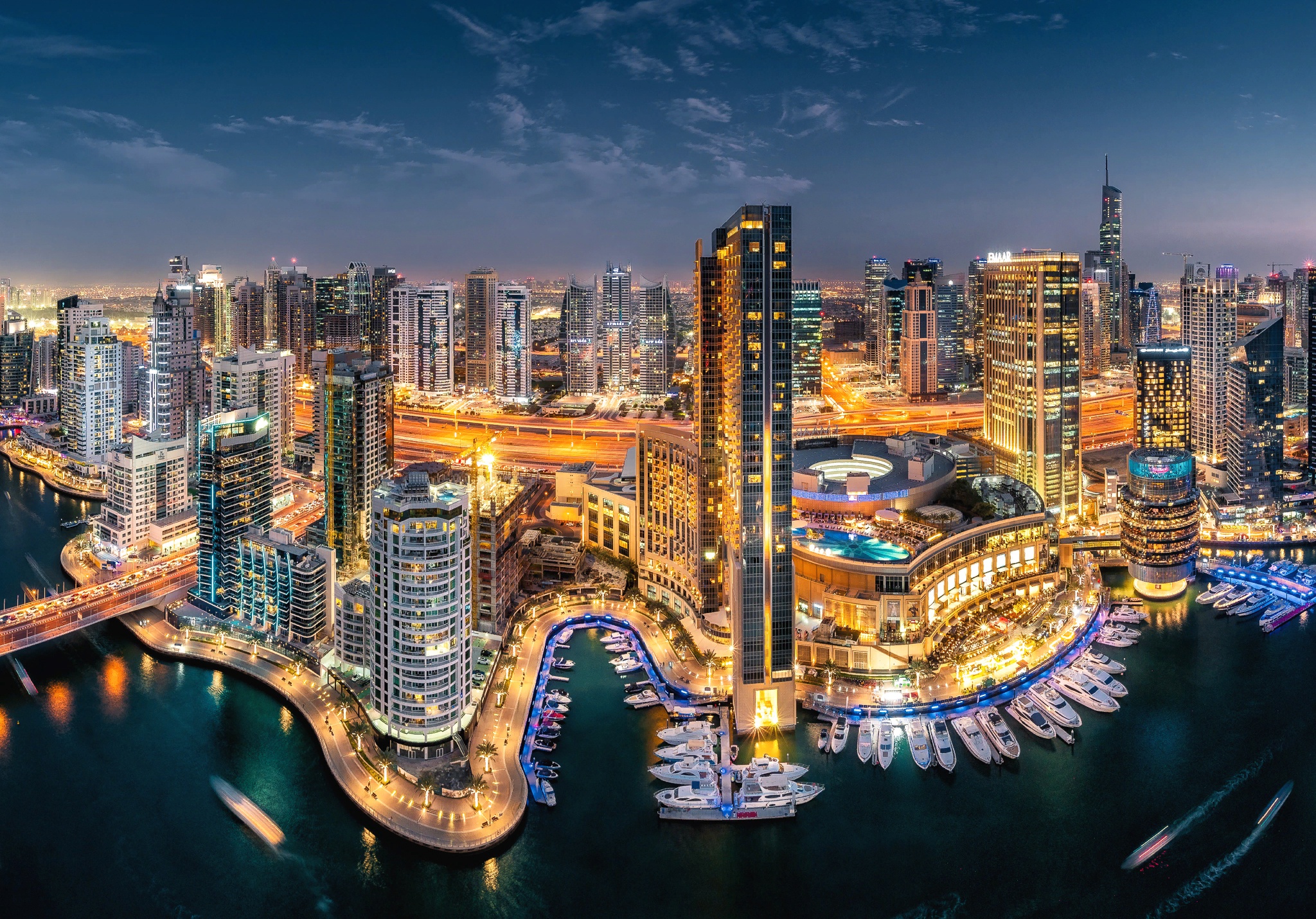 Laden Sie das Städte, Wasser, Wolkenkratzer, Gebäude, Straße, Dubai, Boot, Yacht, Nacht, Menschengemacht, Großstadt-Bild kostenlos auf Ihren PC-Desktop herunter