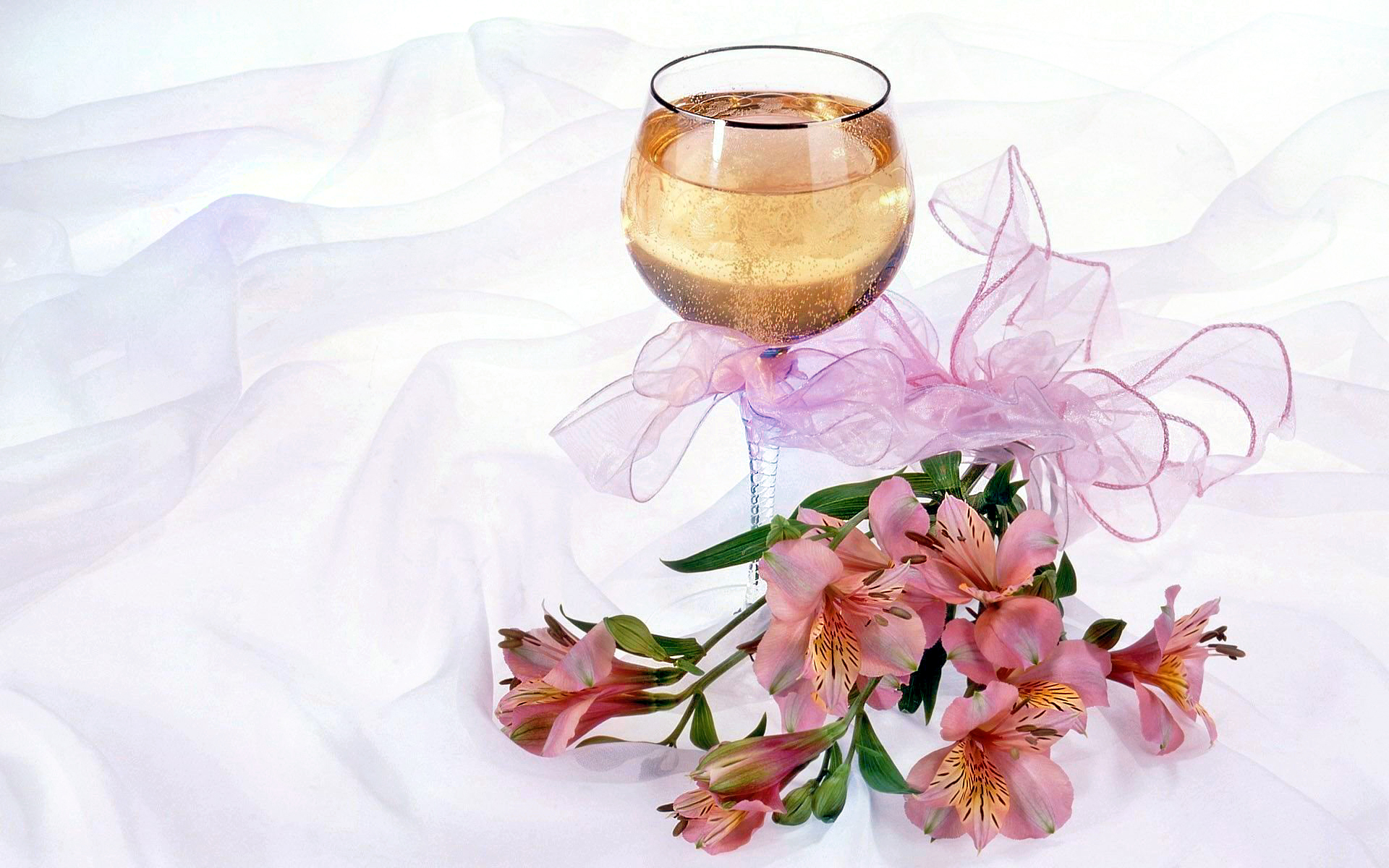 Téléchargez des papiers peints mobile Saint Valentin, Vacances, Bouquet, Verre, Champagne, Pastel gratuitement.