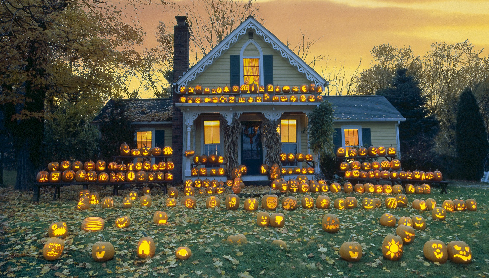 Free download wallpaper Halloween, Holiday, House, Jack O' Lantern on your PC desktop