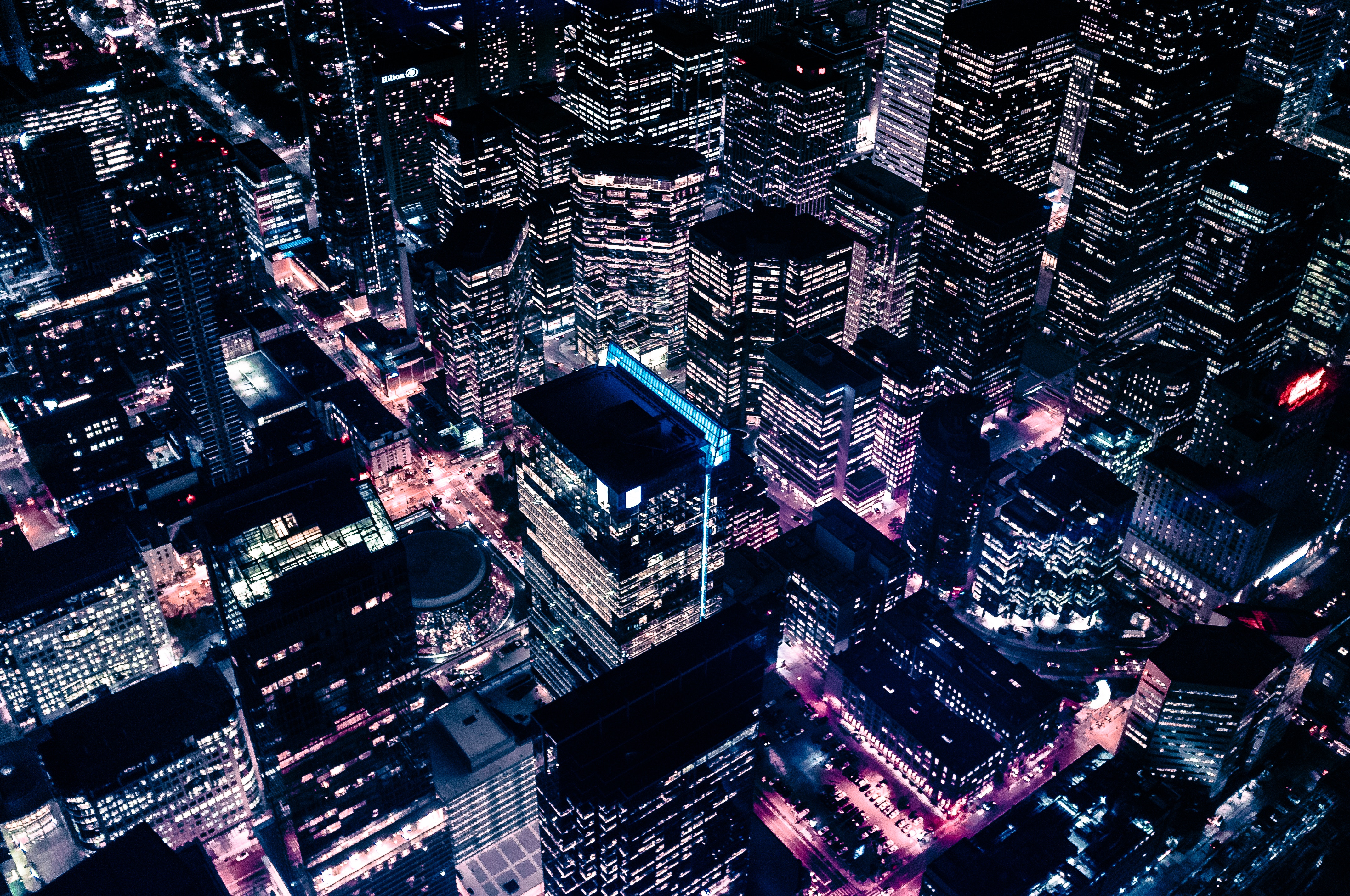Descarga gratuita de fondo de pantalla para móvil de Ciudades, Noche, Ciudad, Rascacielos, Vista Desde Arriba.