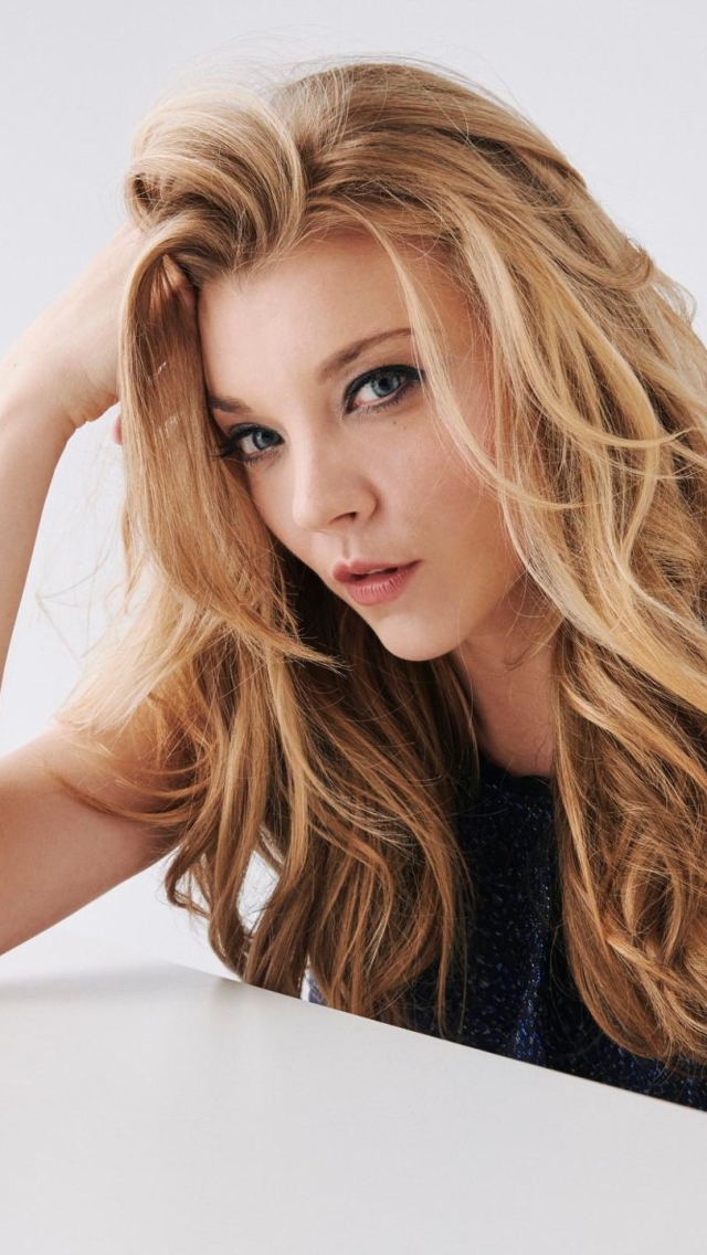 Handy-Wallpaper Blond, Blaue Augen, Blondinen, Berühmtheiten, Darstellerin, Natalie Dormer kostenlos herunterladen.