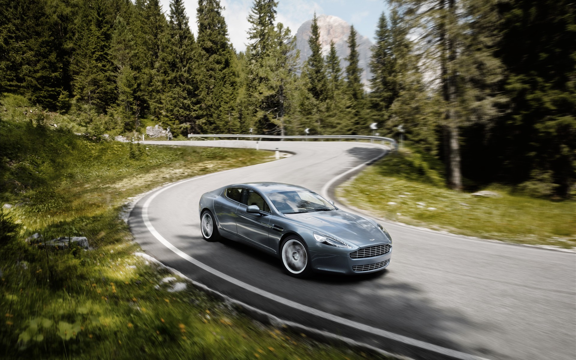 Завантажити шпалери Aston Martin Rapide на телефон безкоштовно