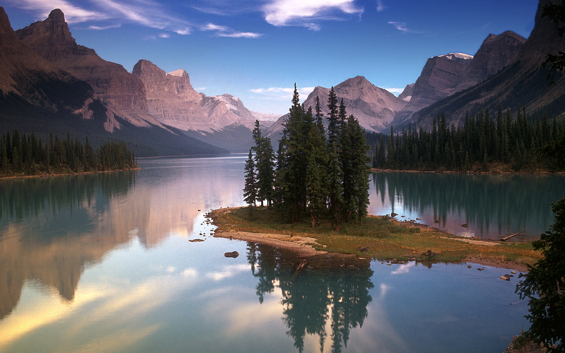 Free download wallpaper Landscape, Nature, Water, Lakes, Mountain, Lake, Reflection, Canada, Forest, Tree, Earth, Scenic on your PC desktop
