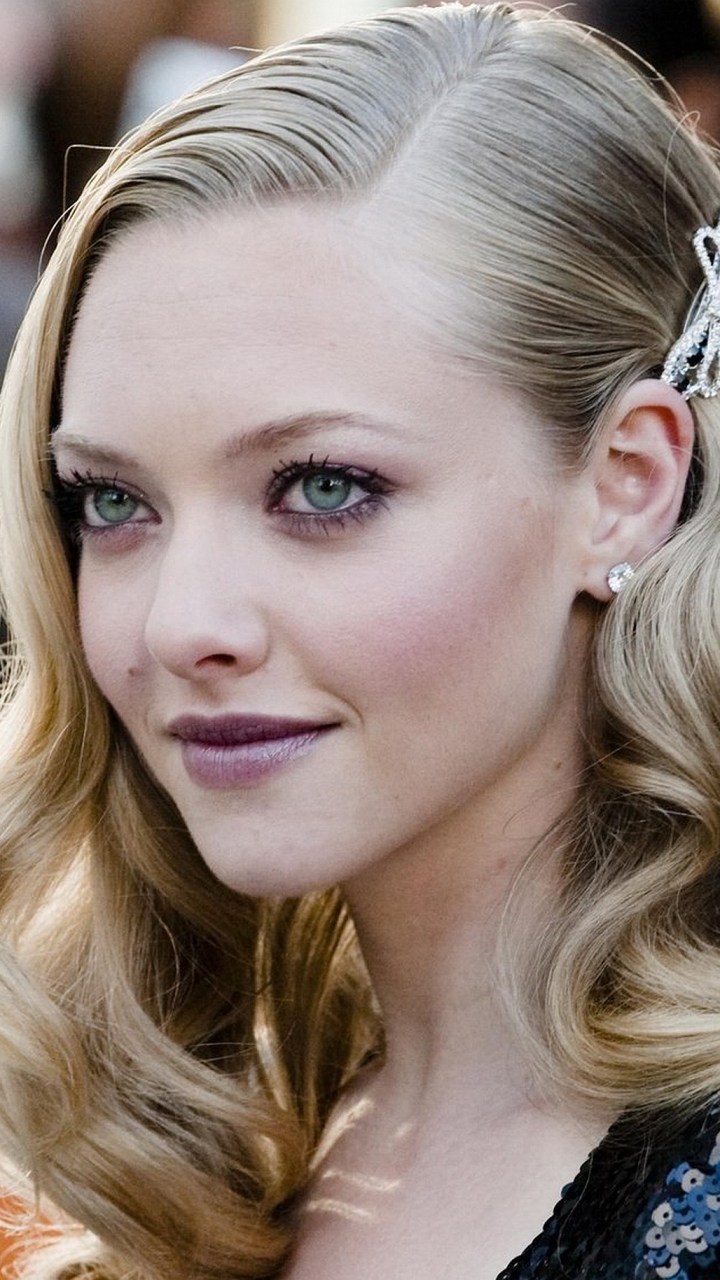 Handy-Wallpaper Berühmtheiten, Amanda Seyfried kostenlos herunterladen.