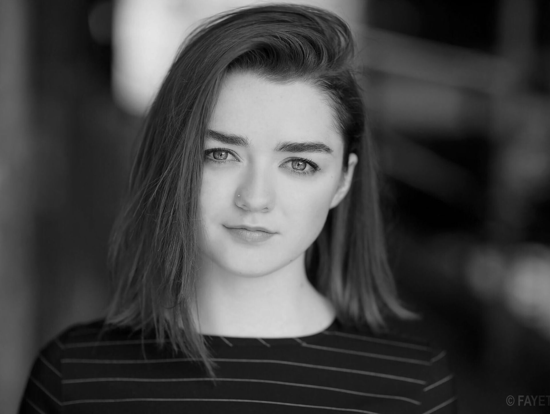 Download mobile wallpaper English, Face, Celebrity, Black & White, Actress, Maisie Williams for free.