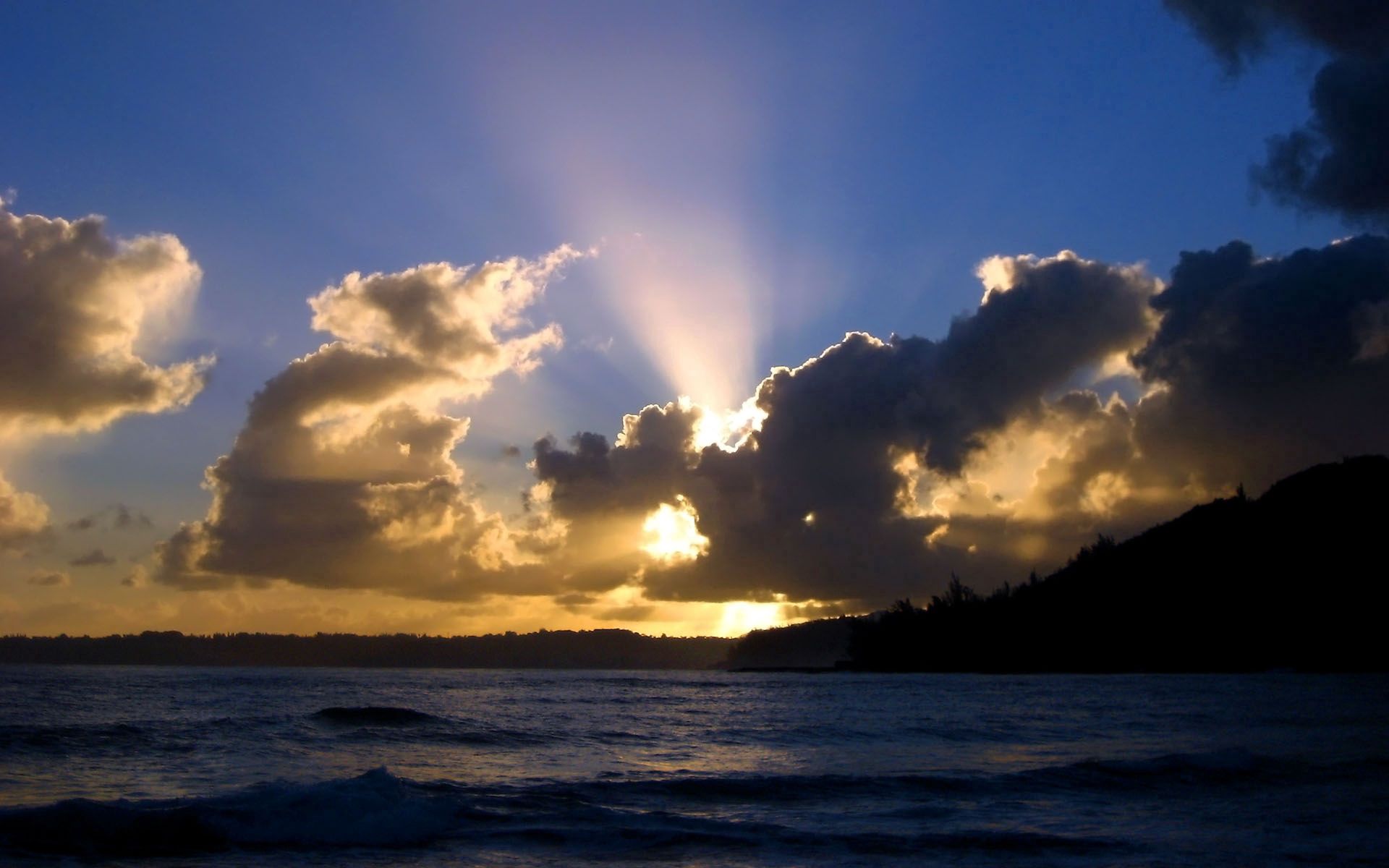 Download mobile wallpaper Clouds, Evening, Sky, Sea, Sun, Sunset, Horizon, Nature, Light, Shine for free.