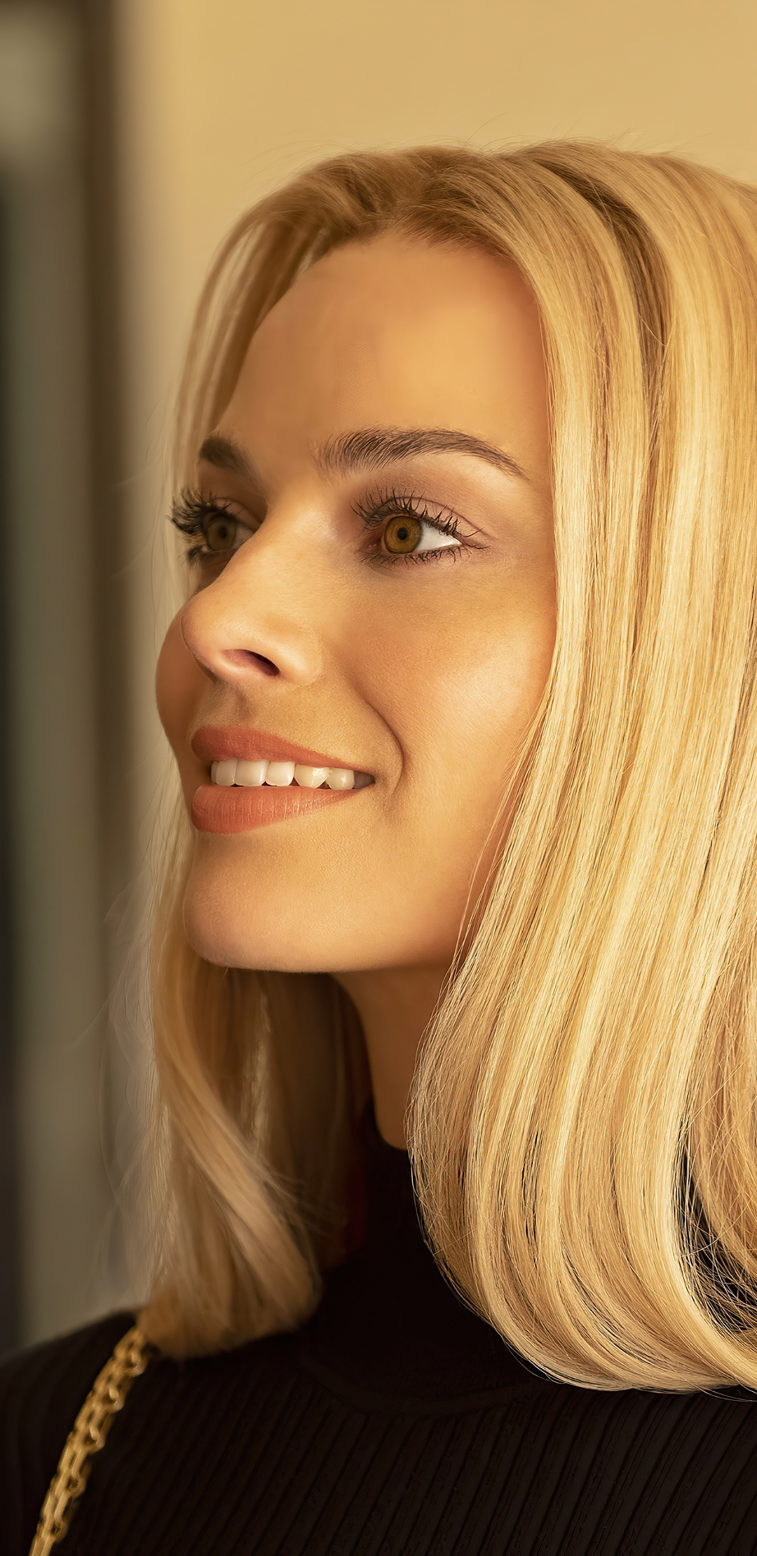 Download mobile wallpaper Close Up, Blonde, Face, Brown Eyes, Movie, Actress, Australian, Margot Robbie, Once Upon A Time In Hollywood for free.