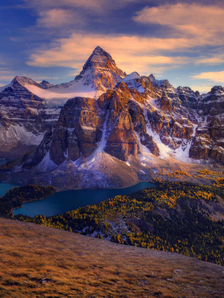 無料モバイル壁紙風景, 湖, 山, カナダ, 森, 地球, パノラマ, 山岳, アシニボイン山をダウンロードします。