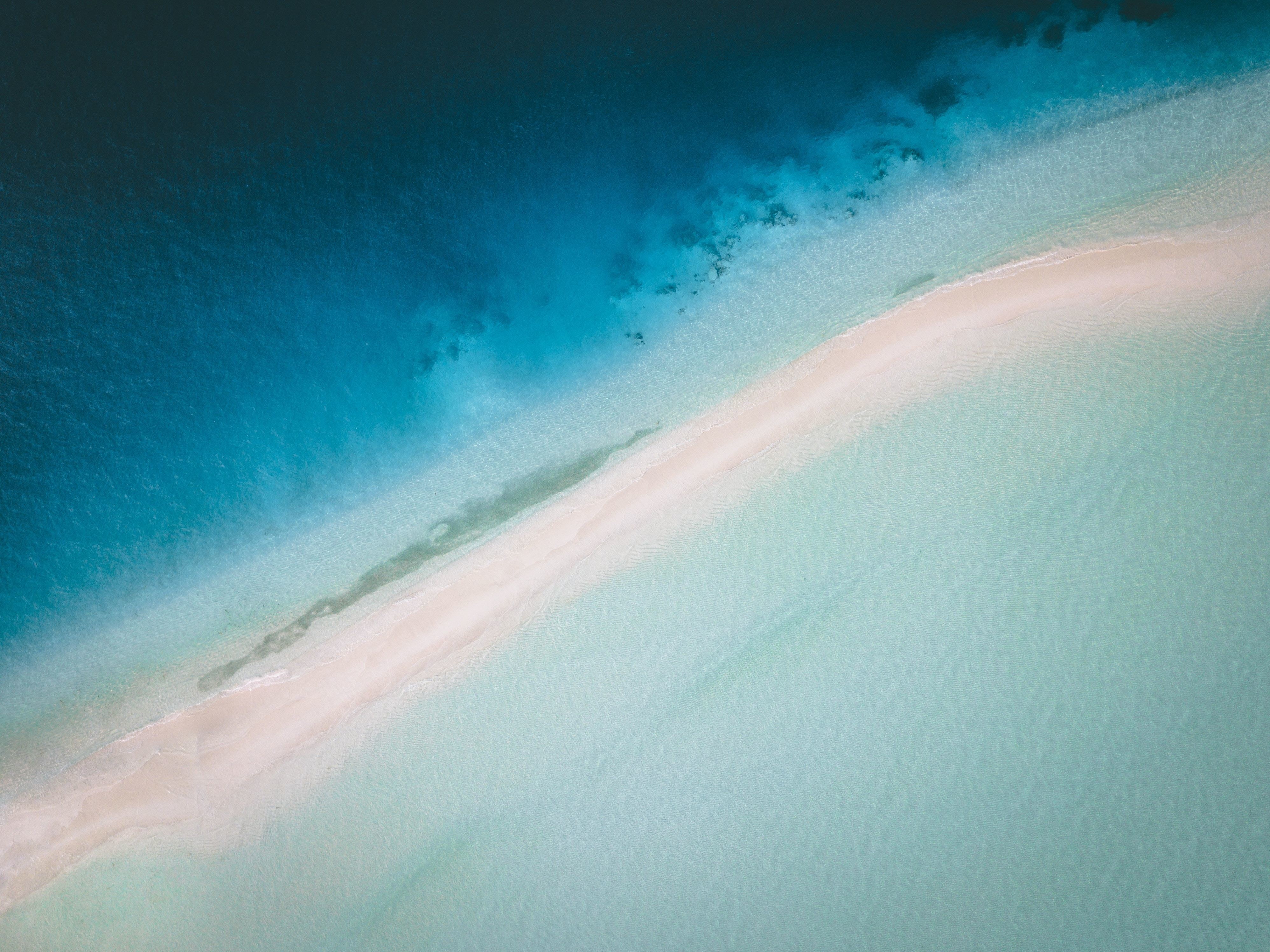 Скачать картинку Остров, Мальдивы, Антенна, Земля/природа в телефон бесплатно.