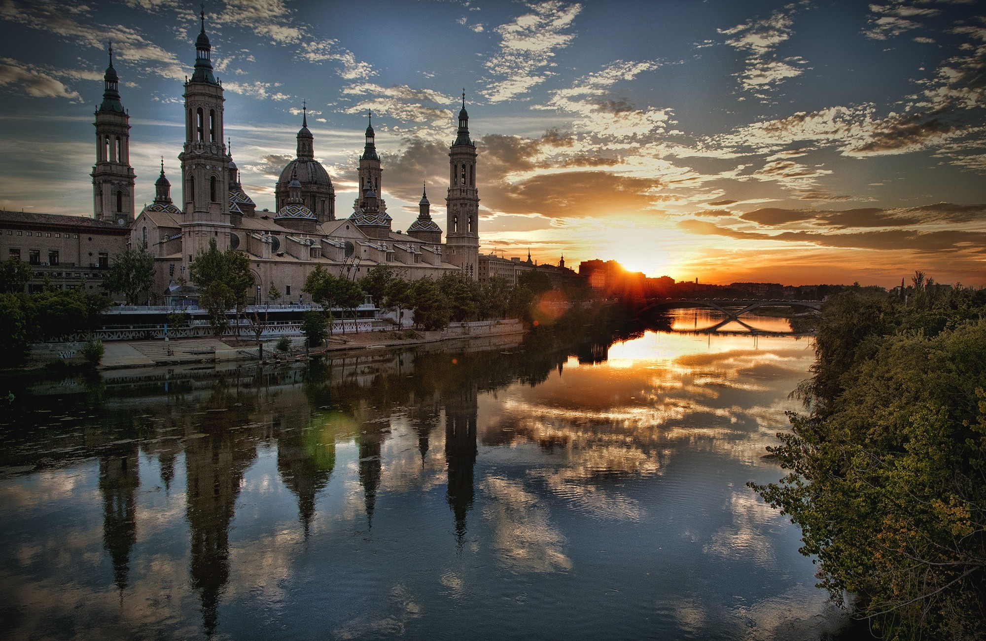 343936壁紙のダウンロード宗教的, 柱の聖母大聖堂, 川, スペイン, 日没, サラゴサ, バシリカ-スクリーンセーバーと写真を無料で
