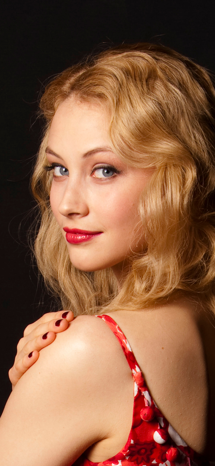 Download mobile wallpaper Blonde, Blue Eyes, Celebrity, Canadian, Actress, Sarah Gadon for free.