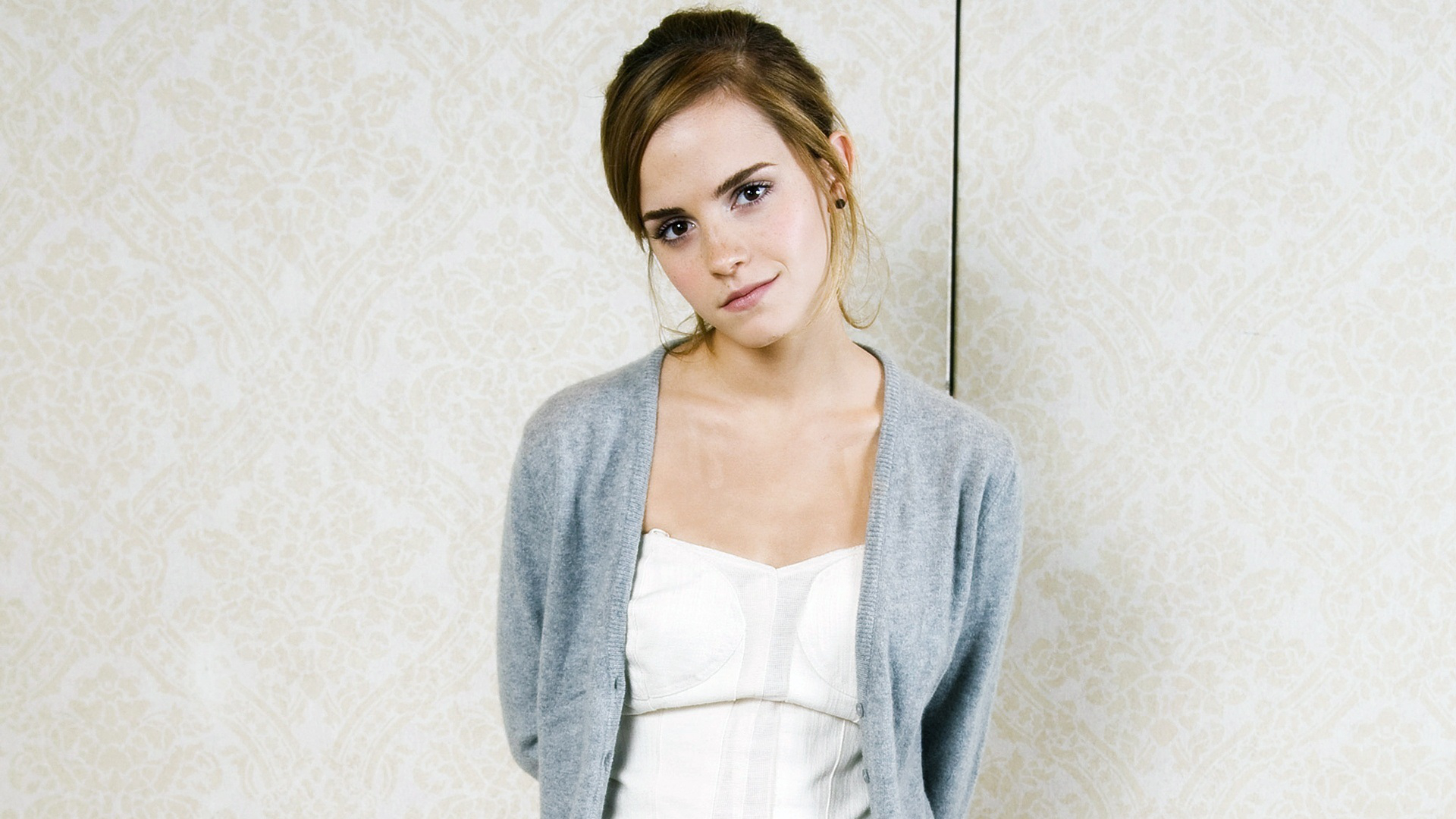 Free download wallpaper Emma Watson, Celebrity on your PC desktop