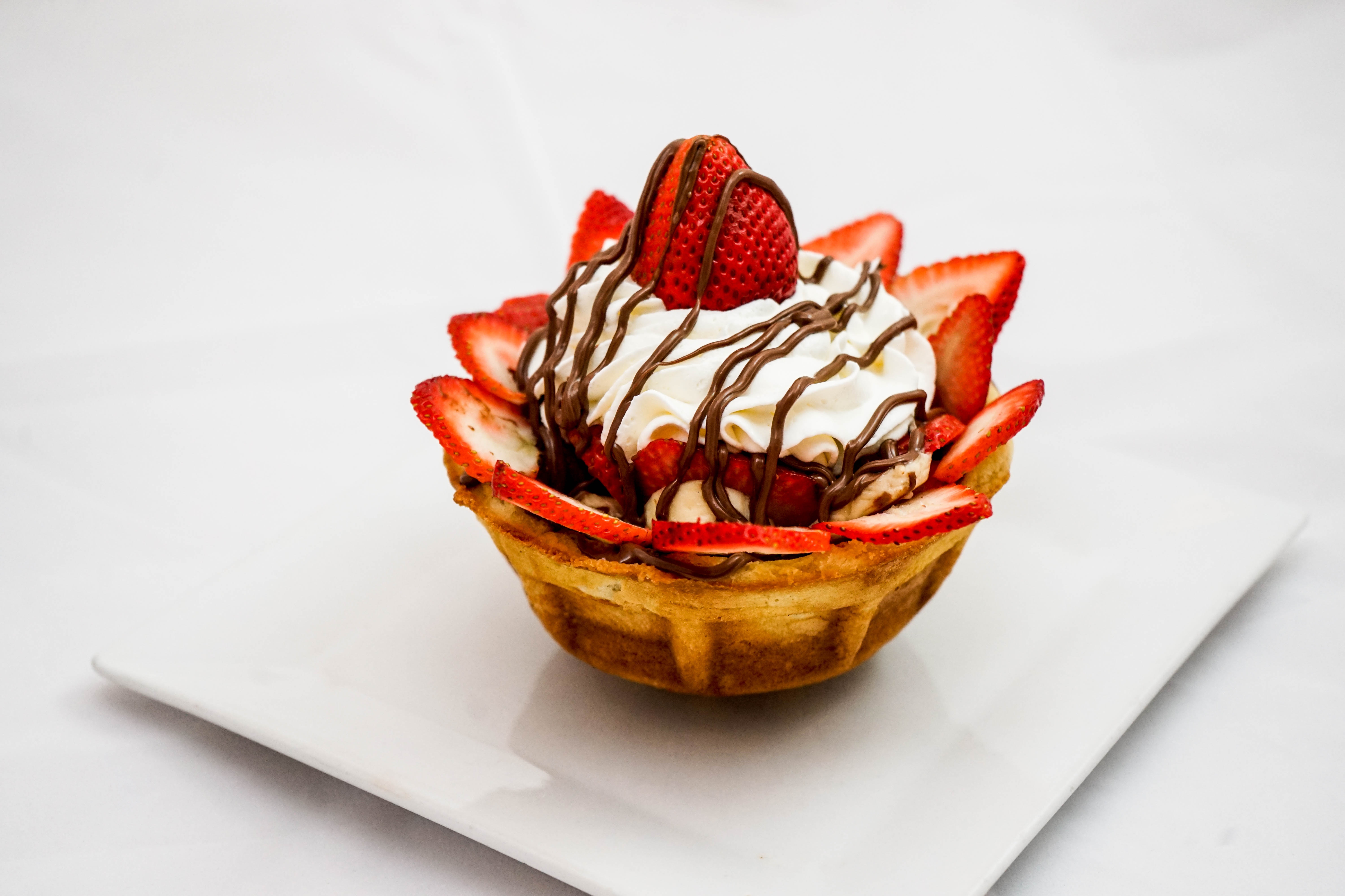 Free download wallpaper Food, Strawberry, Dessert, Chocolate, Cream on your PC desktop