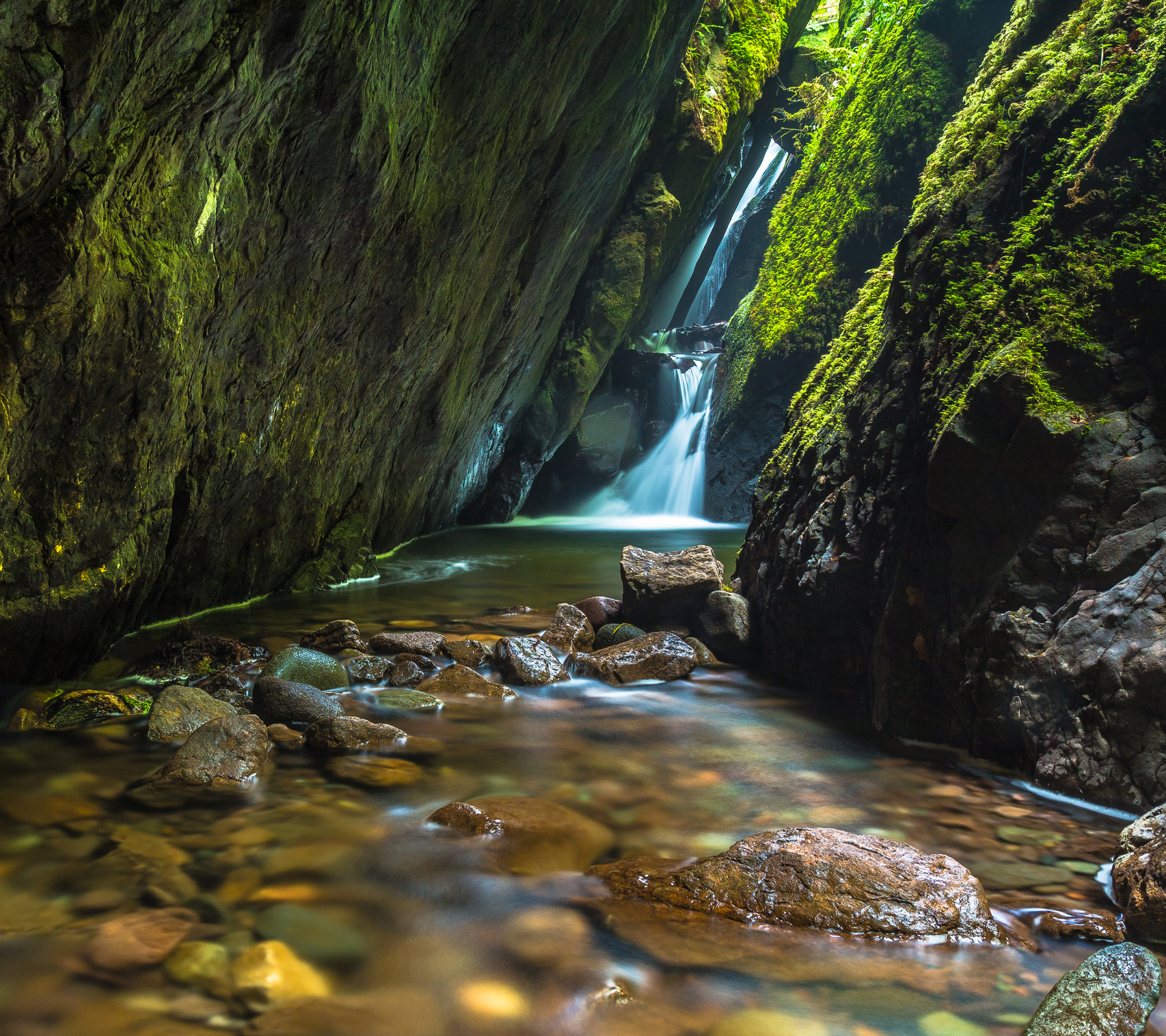 Скачати мобільні шпалери Природа, Річка, Водоспади, Водоспад, Земля безкоштовно.