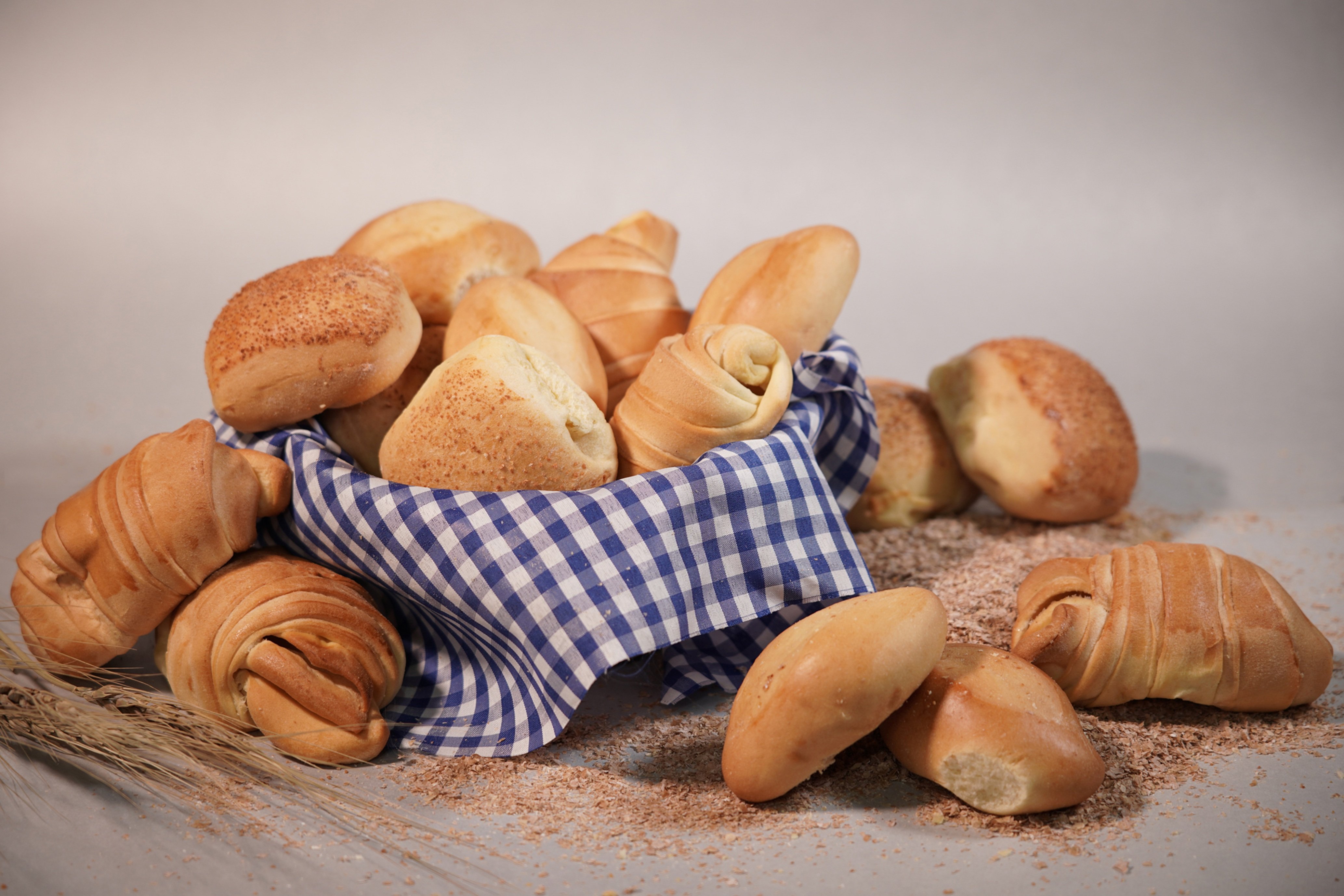 Download mobile wallpaper Food, Baking, Breakfast, Croissant, Viennoiserie for free.
