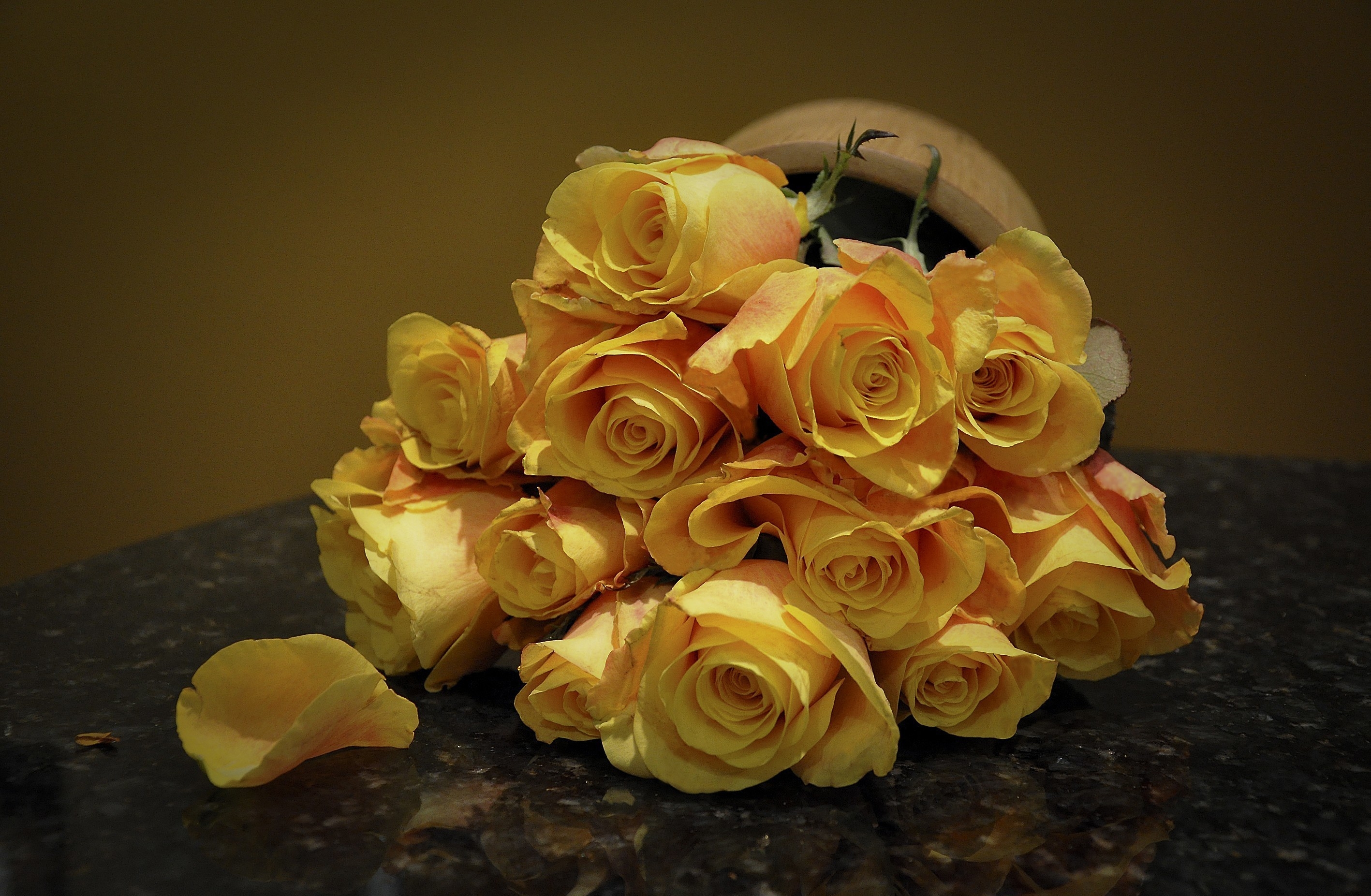 bouquet, yellow, flowers, roses, spotted, spotty High Definition image