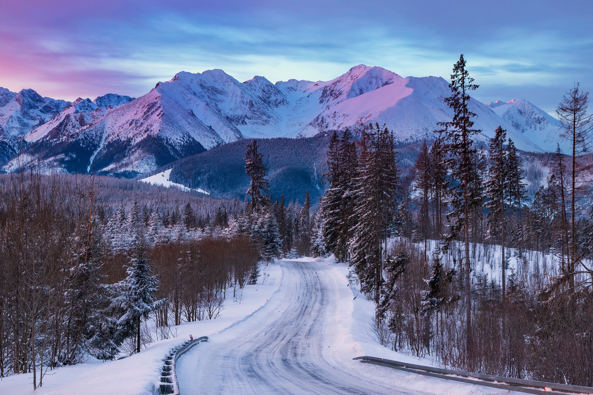 Laden Sie das Winter, Schnee, Straße, Wald, Gebirge, Fotografie-Bild kostenlos auf Ihren PC-Desktop herunter