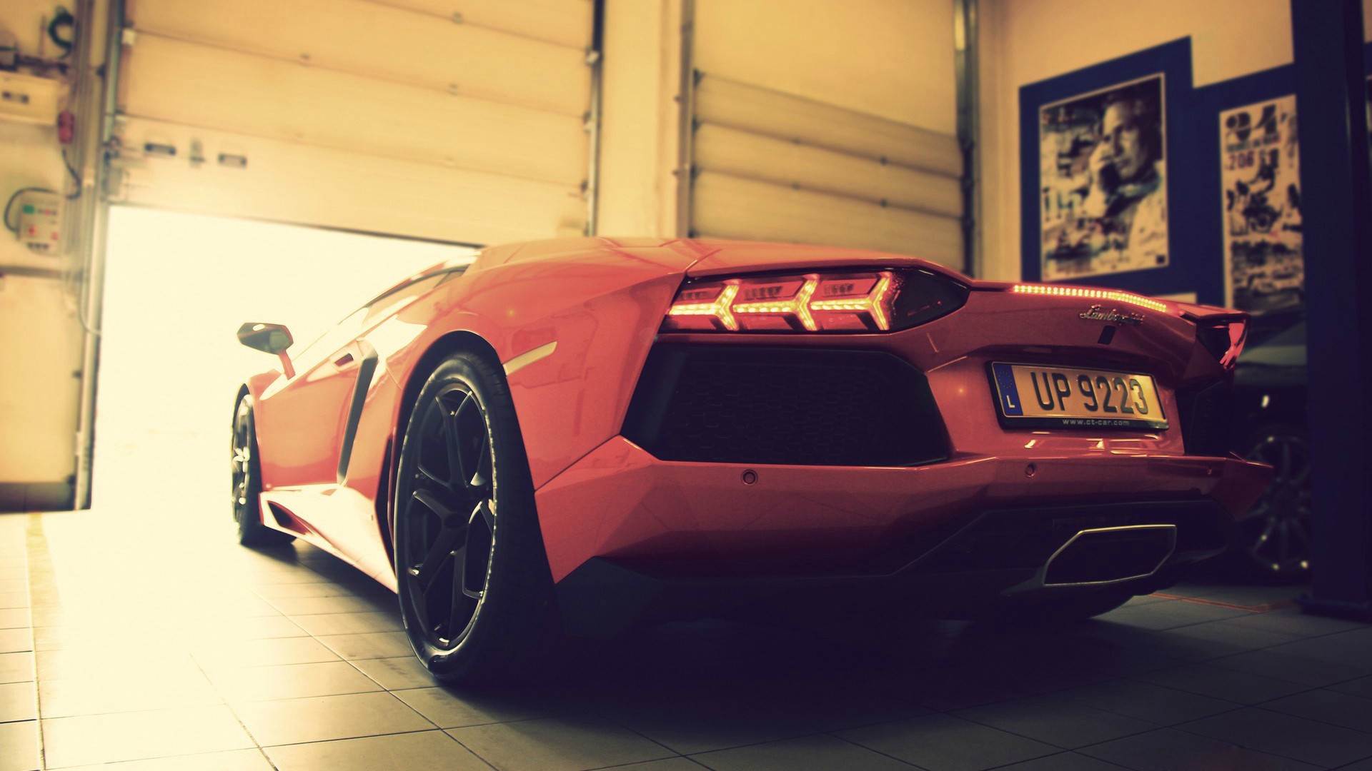 Handy-Wallpaper Lamborghini, Lamborghini Aventador, Fahrzeuge kostenlos herunterladen.