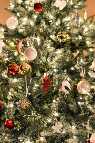 Download mobile wallpaper Christmas, Holiday, Christmas Tree, Christmas Ornaments, Bauble for free.