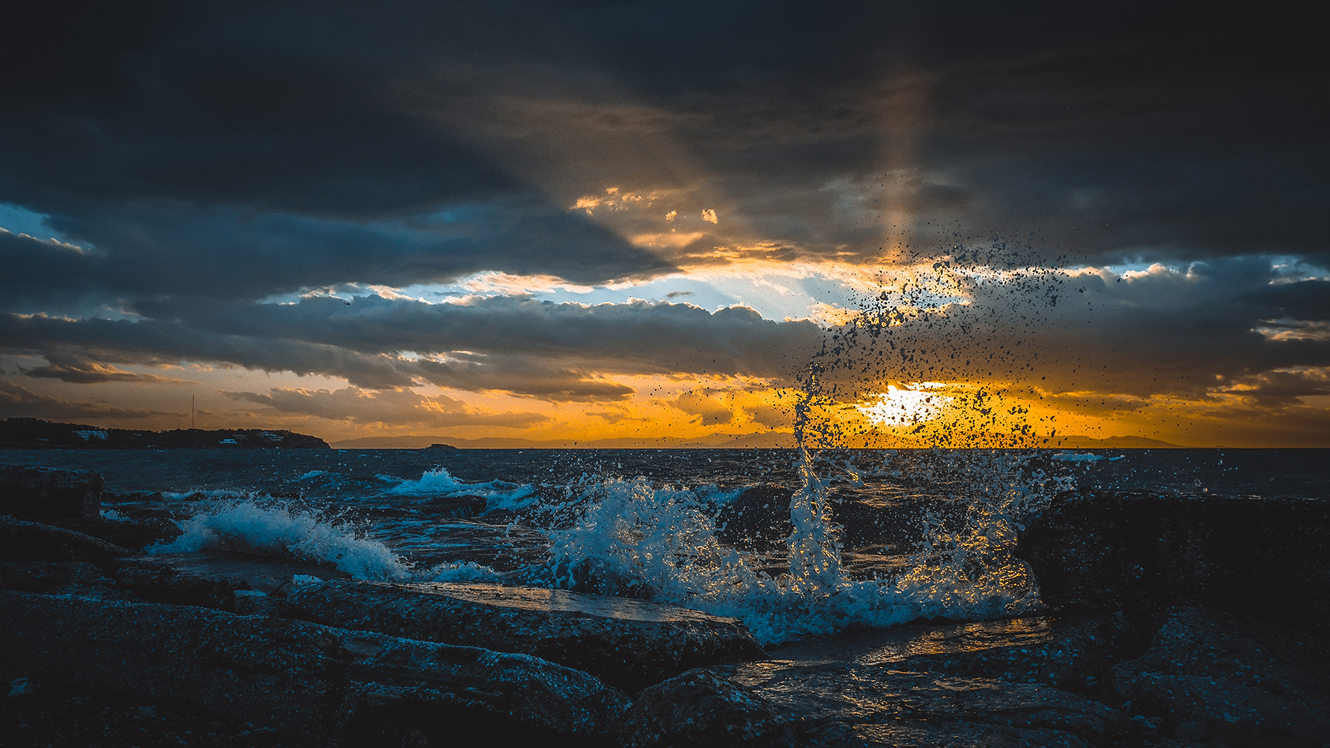 Baixe gratuitamente a imagem Pôr Do Sol, Mar, Horizonte, Oceano, Splash, Nuvem, Terra/natureza na área de trabalho do seu PC