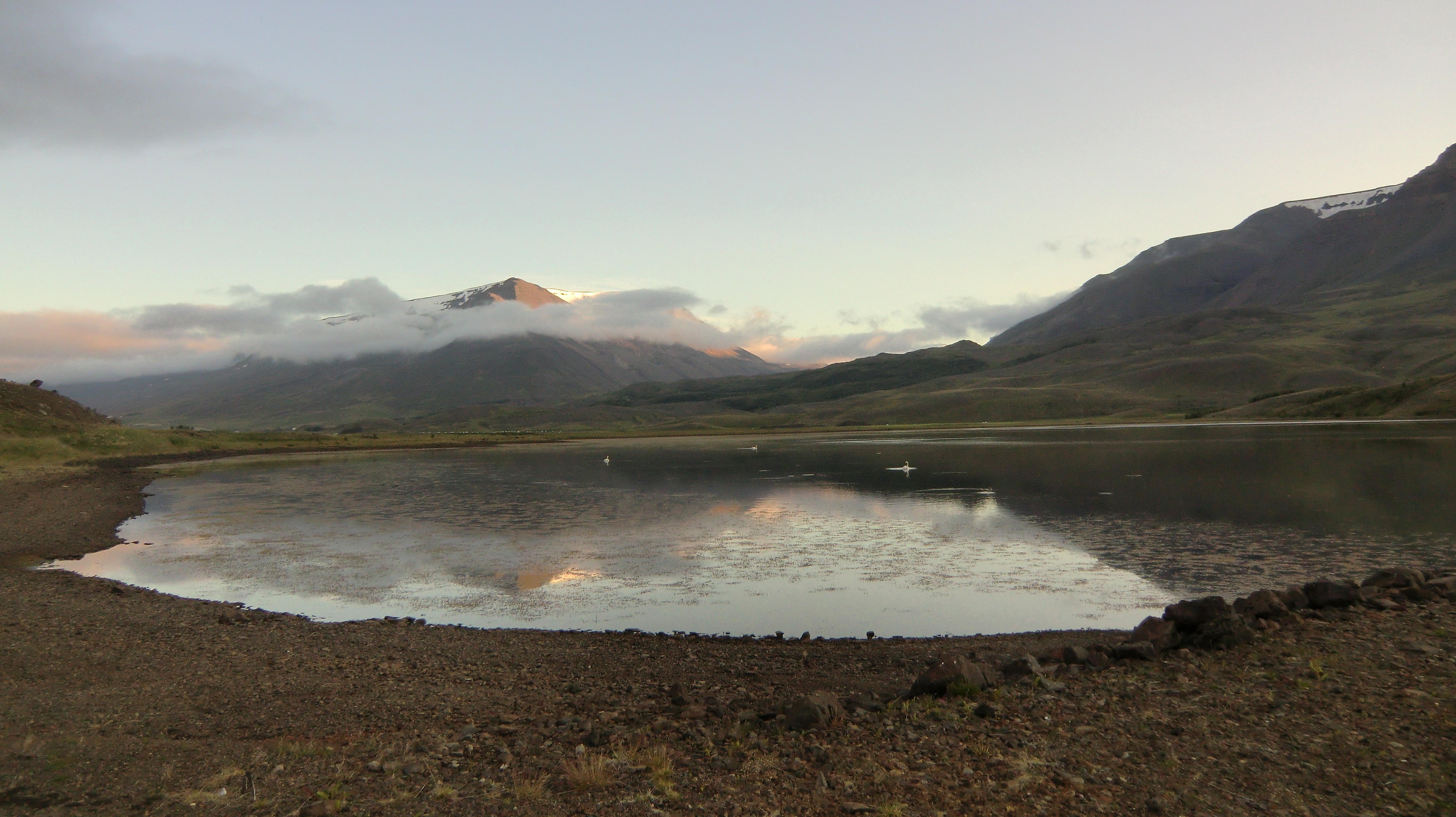 Скачать обои бесплатно Озера, Гора, Озеро, Отражение, Исландия, Земля/природа картинка на рабочий стол ПК