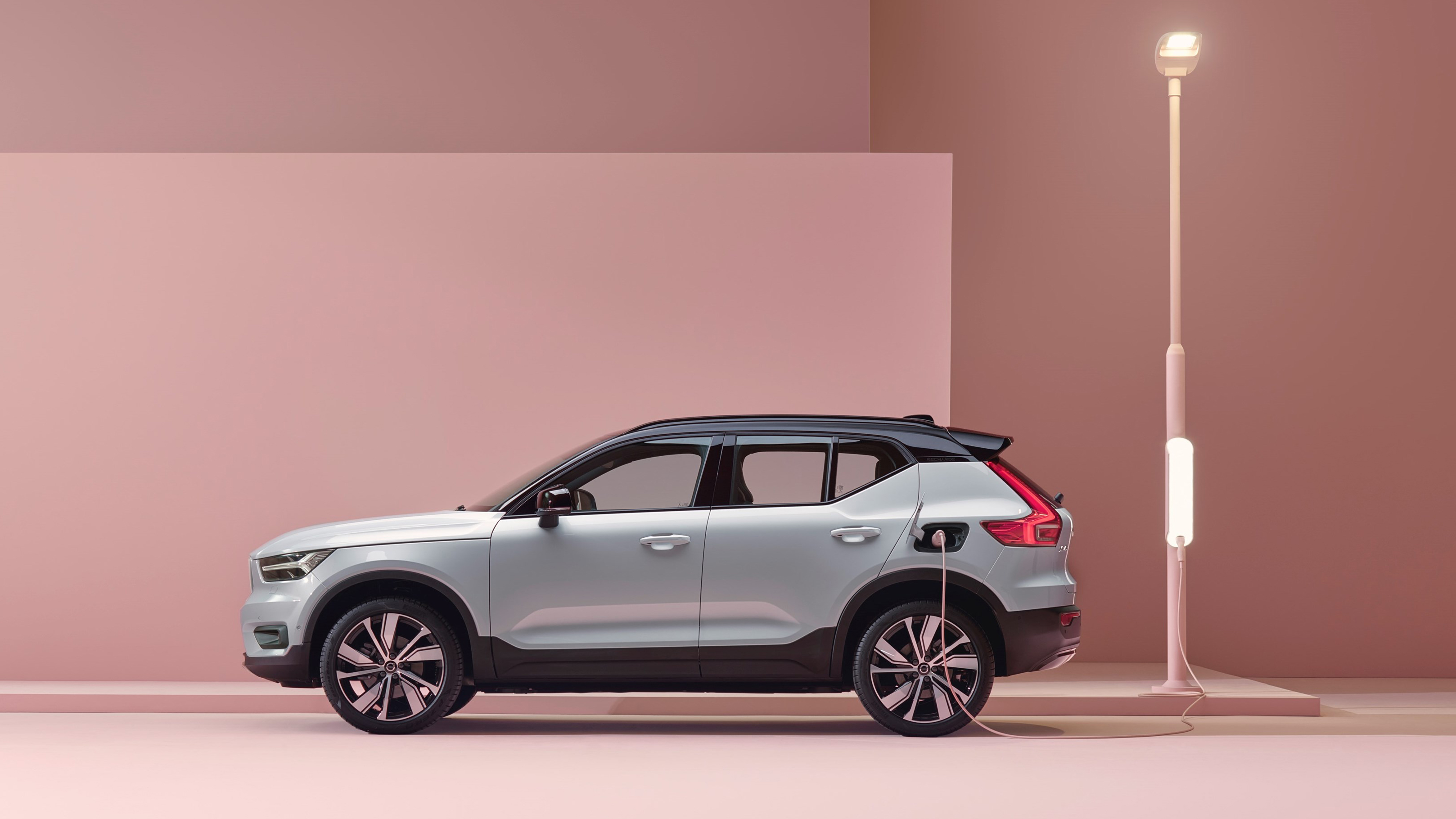 Download mobile wallpaper Volvo, Car, Suv, Volvo Xc40, Vehicles, Silver Car for free.