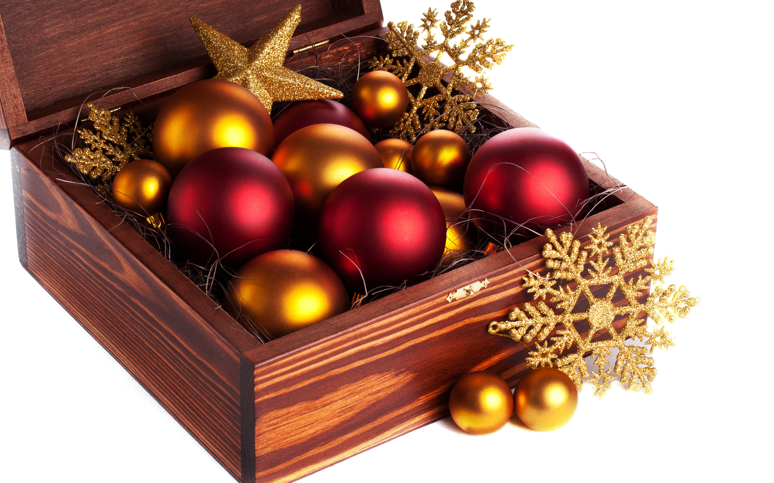 802330 скачать картинку снежинки, праздничные, рождество, коробка, рождественские украшения, красный, звёзды - обои и заставки бесплатно