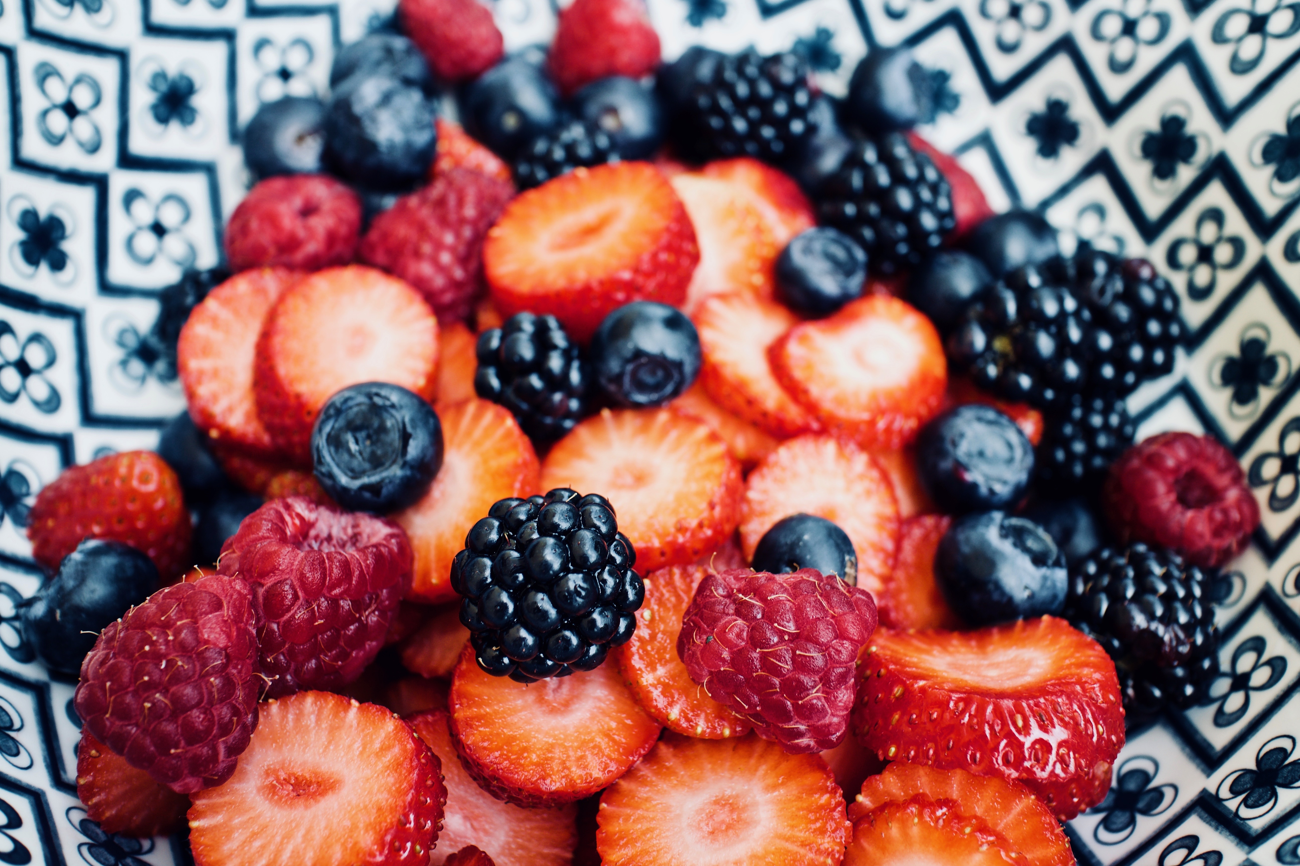 strawberry, food, blueberry, raspberry, bilberries, berries, blackberry