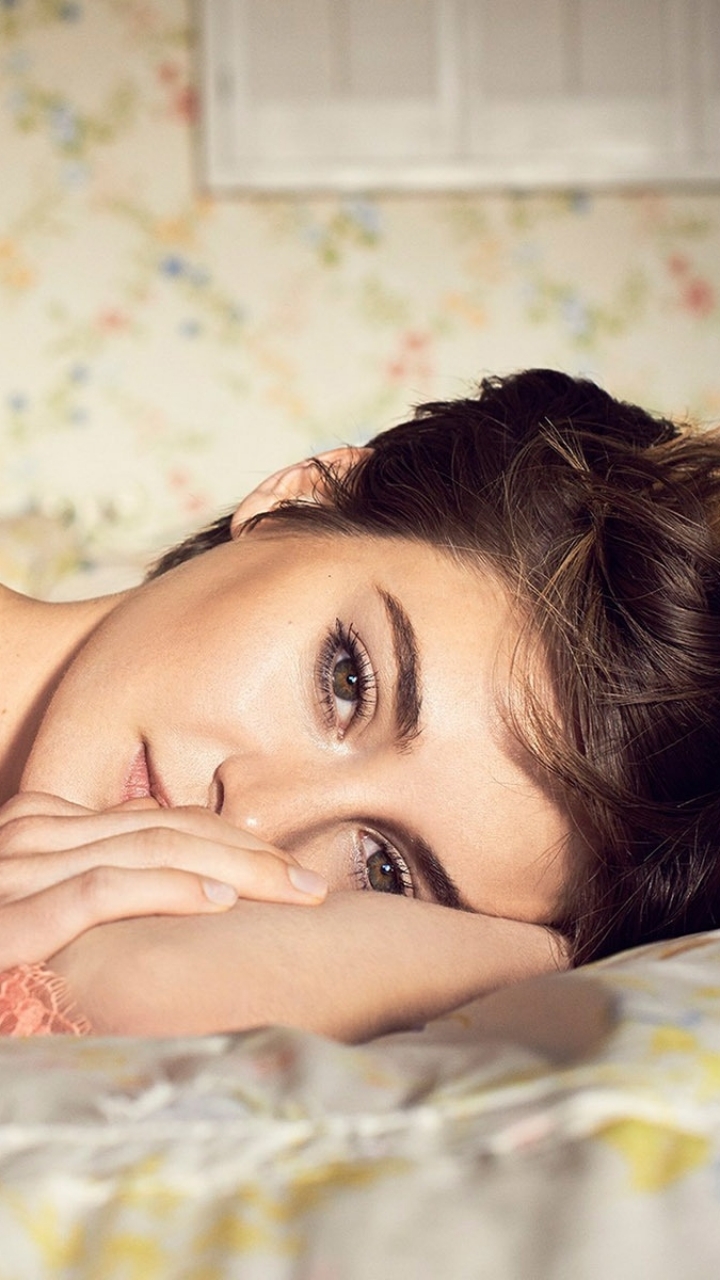 Download mobile wallpaper Brunette, American, Celebrity, Actress, Shailene Woodley for free.