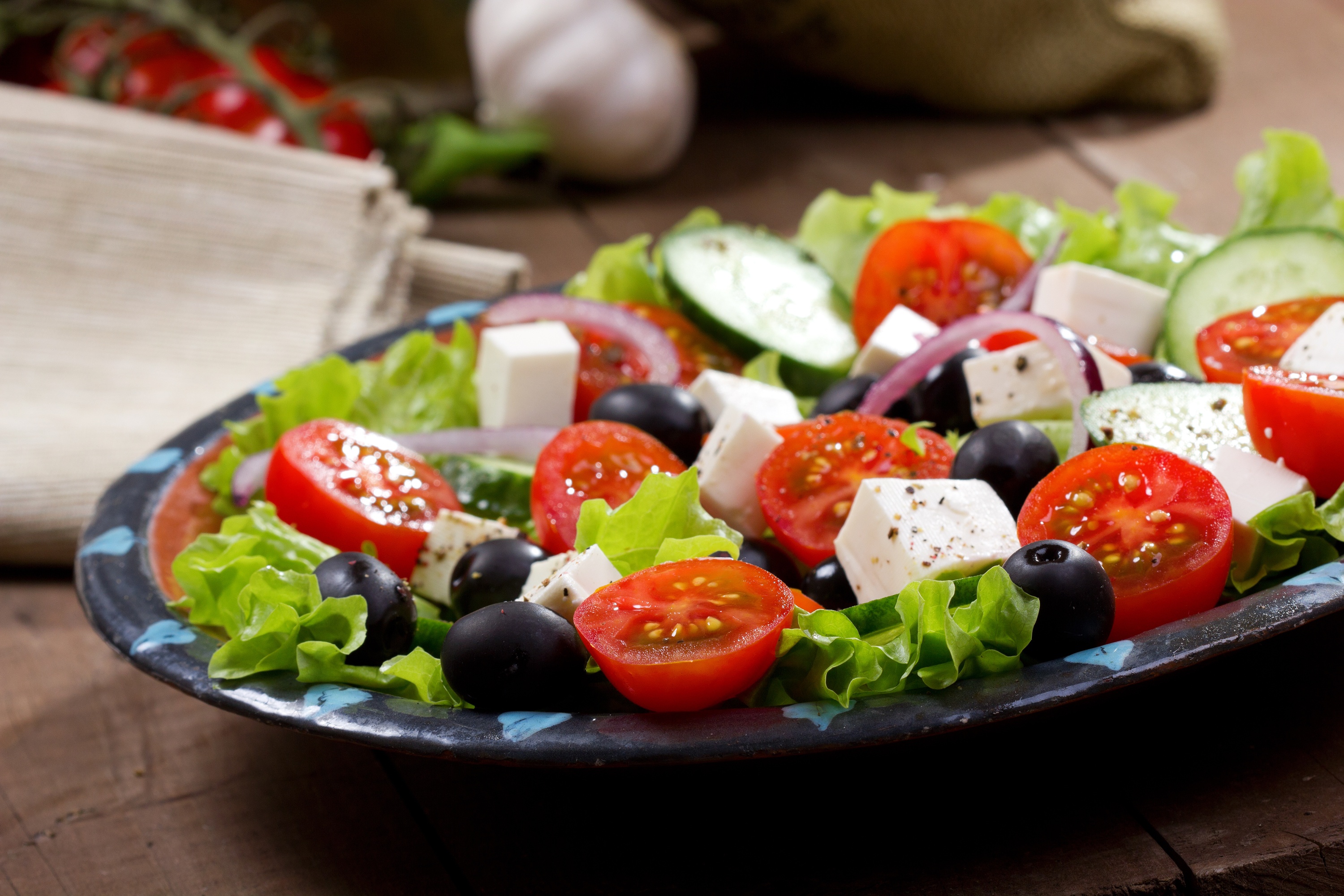 887101 Bild herunterladen nahrungsmittel, salat, käse, olive, tomate - Hintergrundbilder und Bildschirmschoner kostenlos