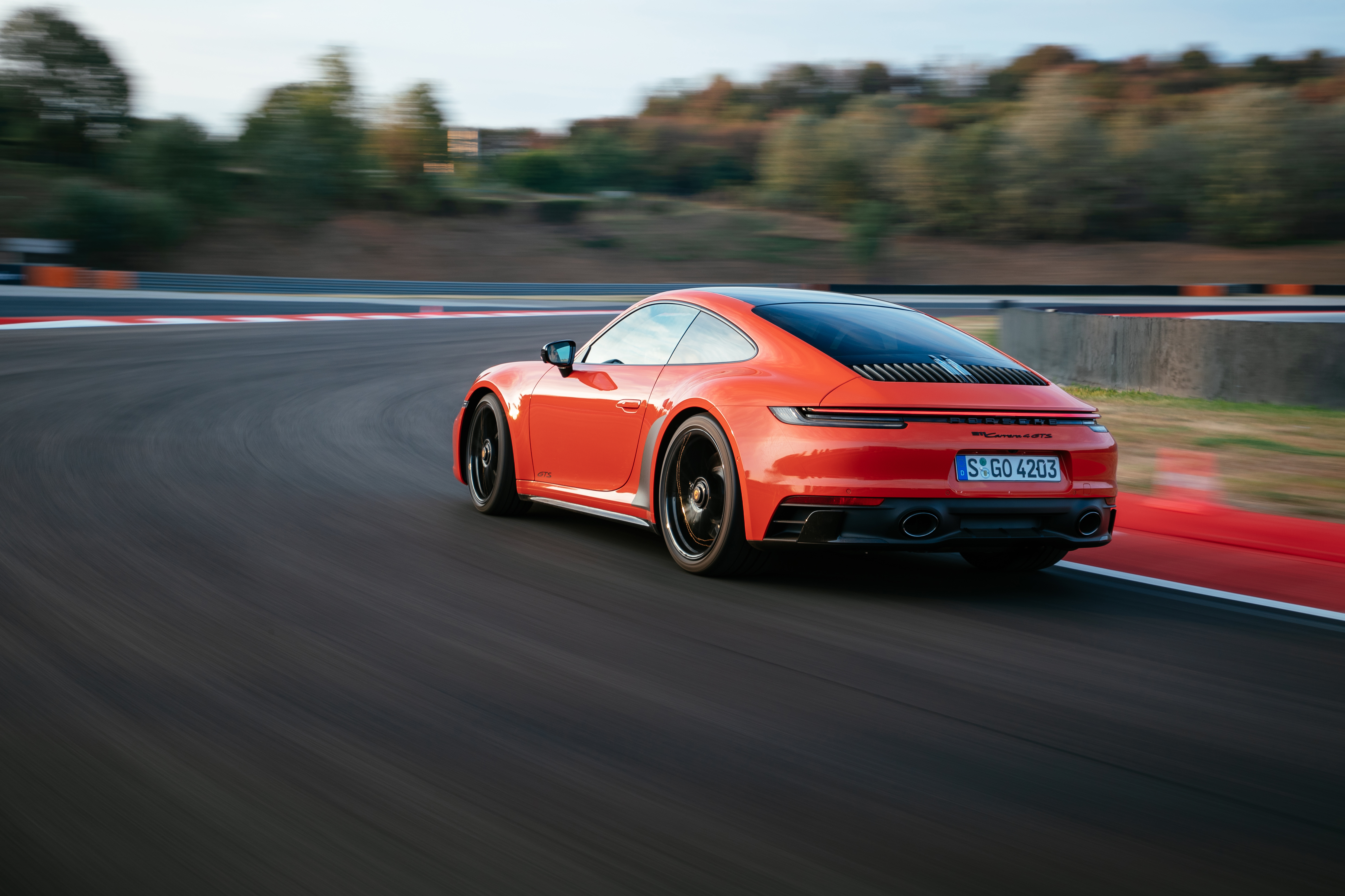 Download mobile wallpaper Porsche, Porsche 911, Vehicles, Porsche 911 Carrera Gts for free.