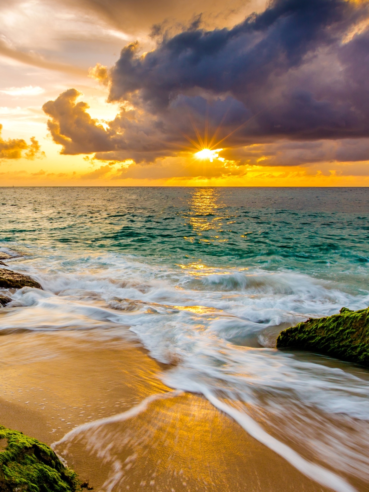 Download mobile wallpaper Sunset, Sea, Sun, Horizon, Coast, Ocean, Earth, Hawaii, Sunbeam, Sunbean for free.