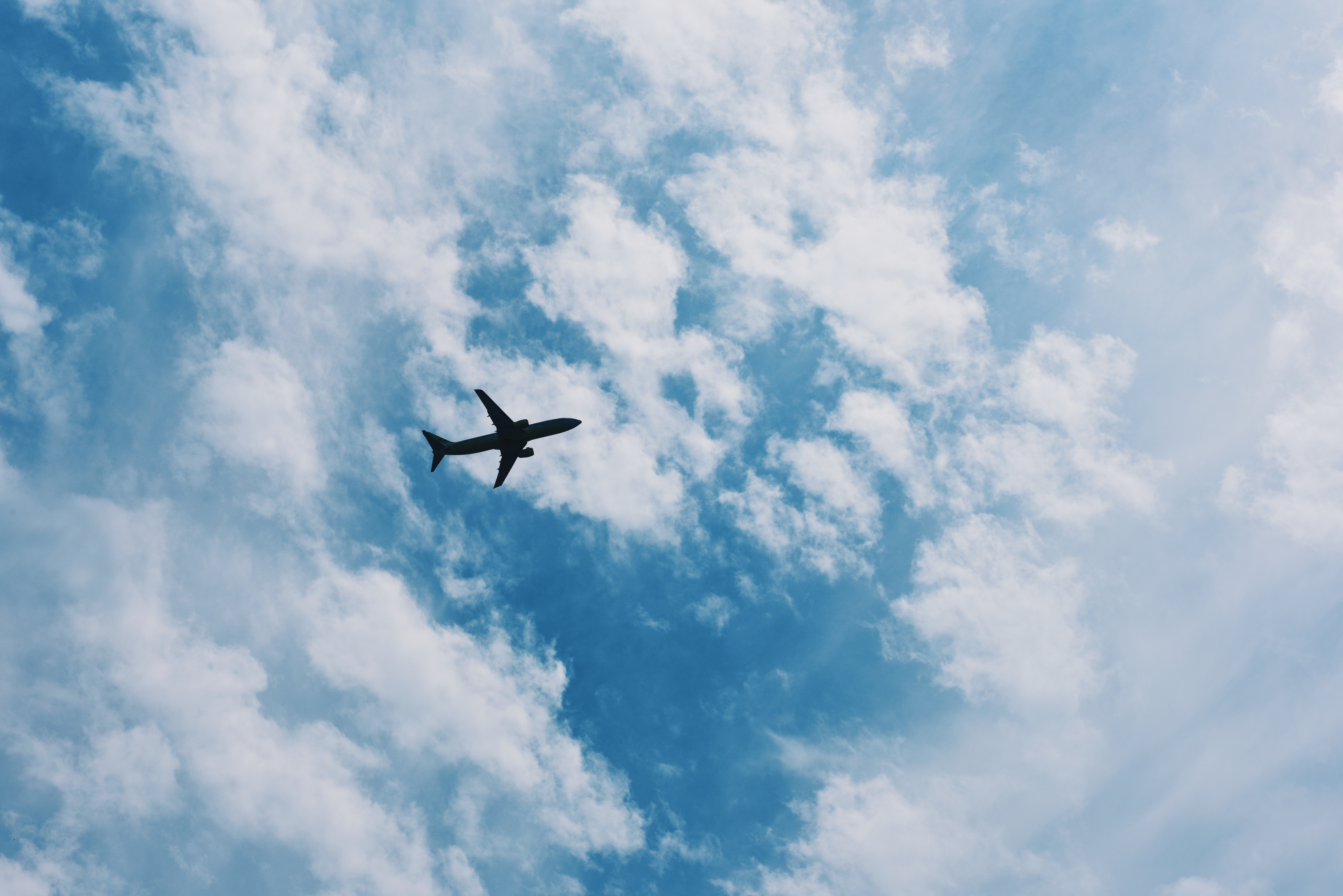 77041 скачать картинку самолет, небо, облака, разное, полет - обои и заставки бесплатно