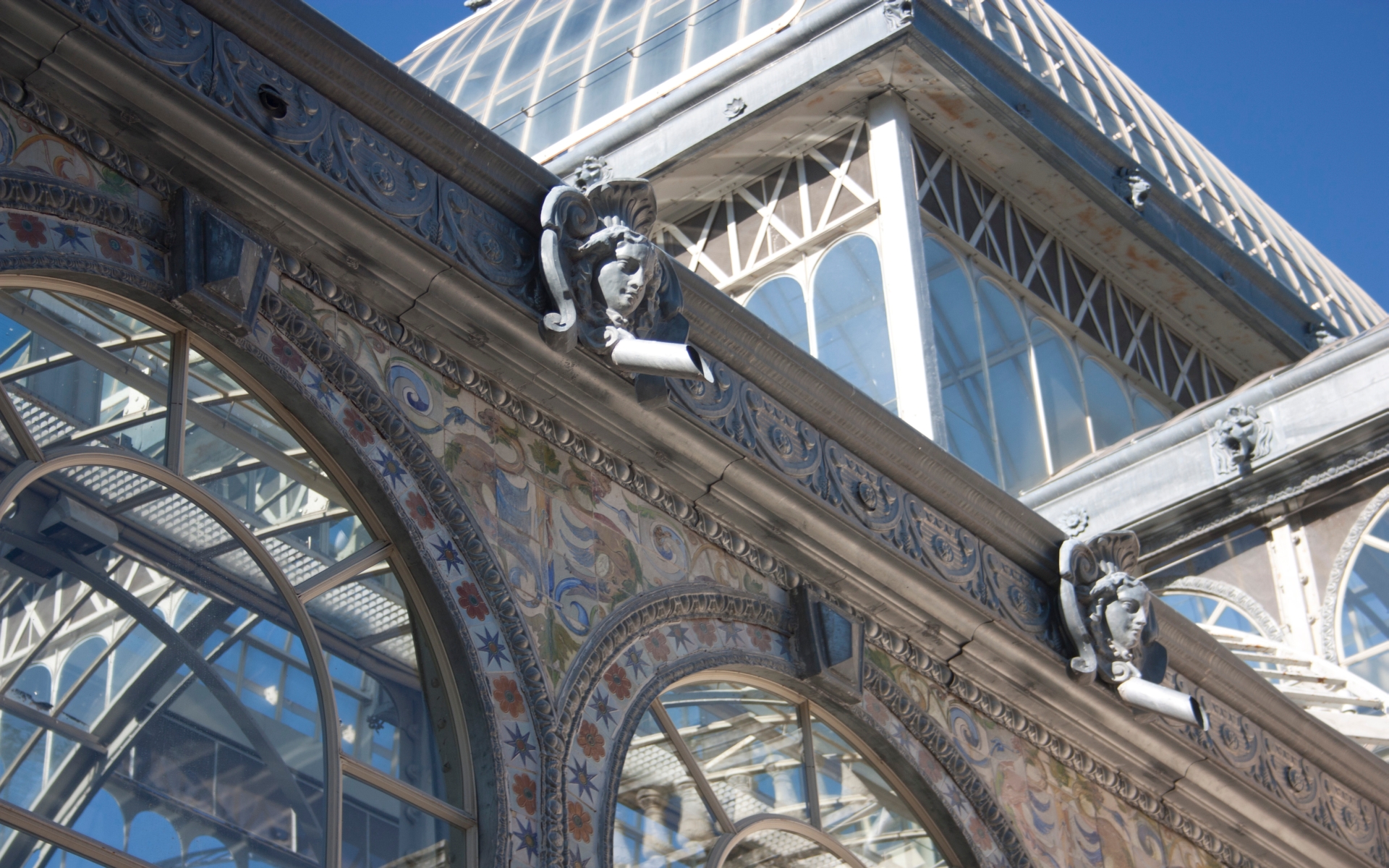 man made, palacio de cristal