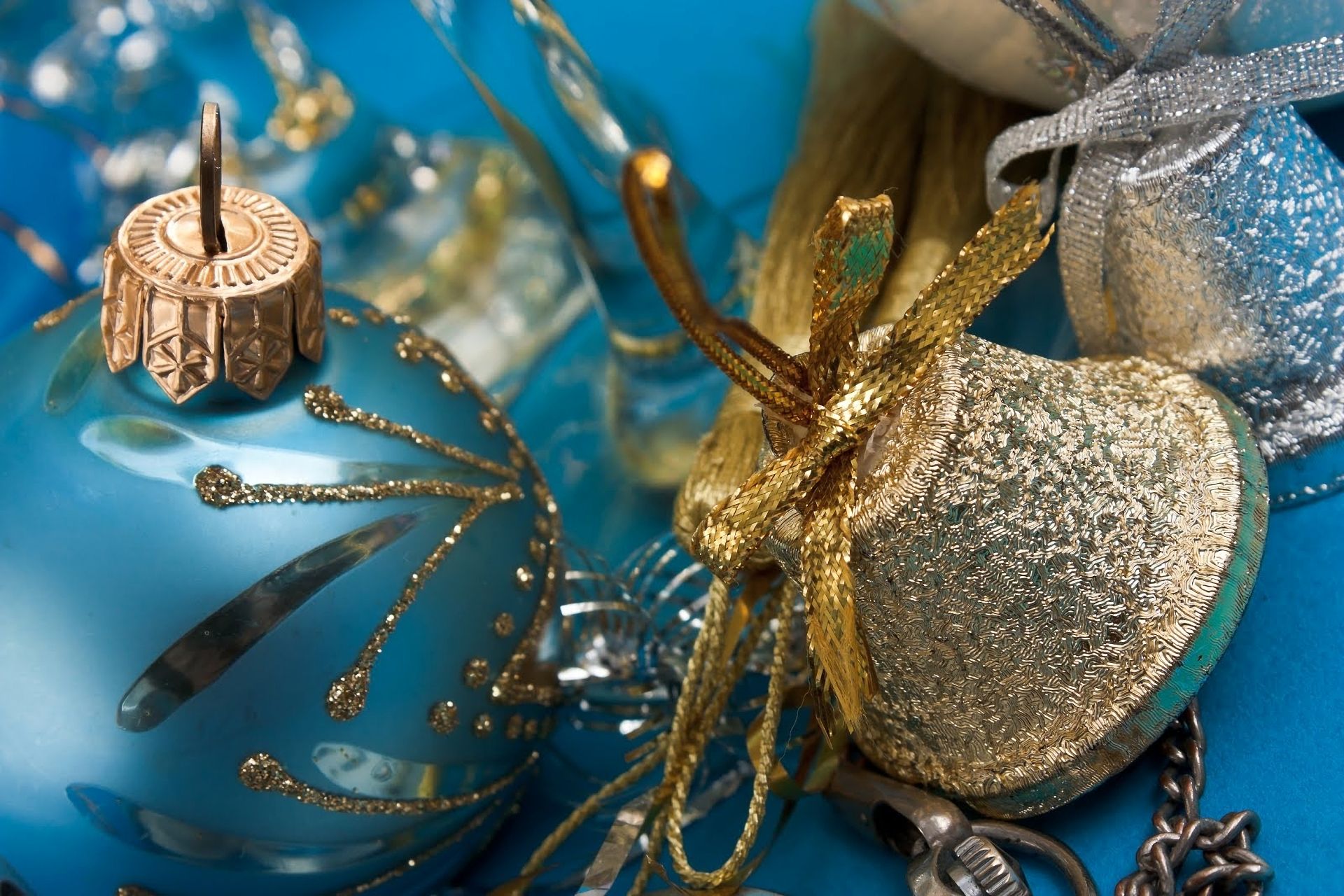 Download mobile wallpaper Christmas, Holiday, Decoration, Bell, Bauble for free.