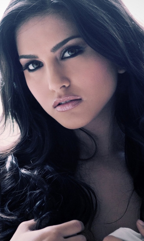 Download mobile wallpaper Women, Sunny Leone, Adults for free.