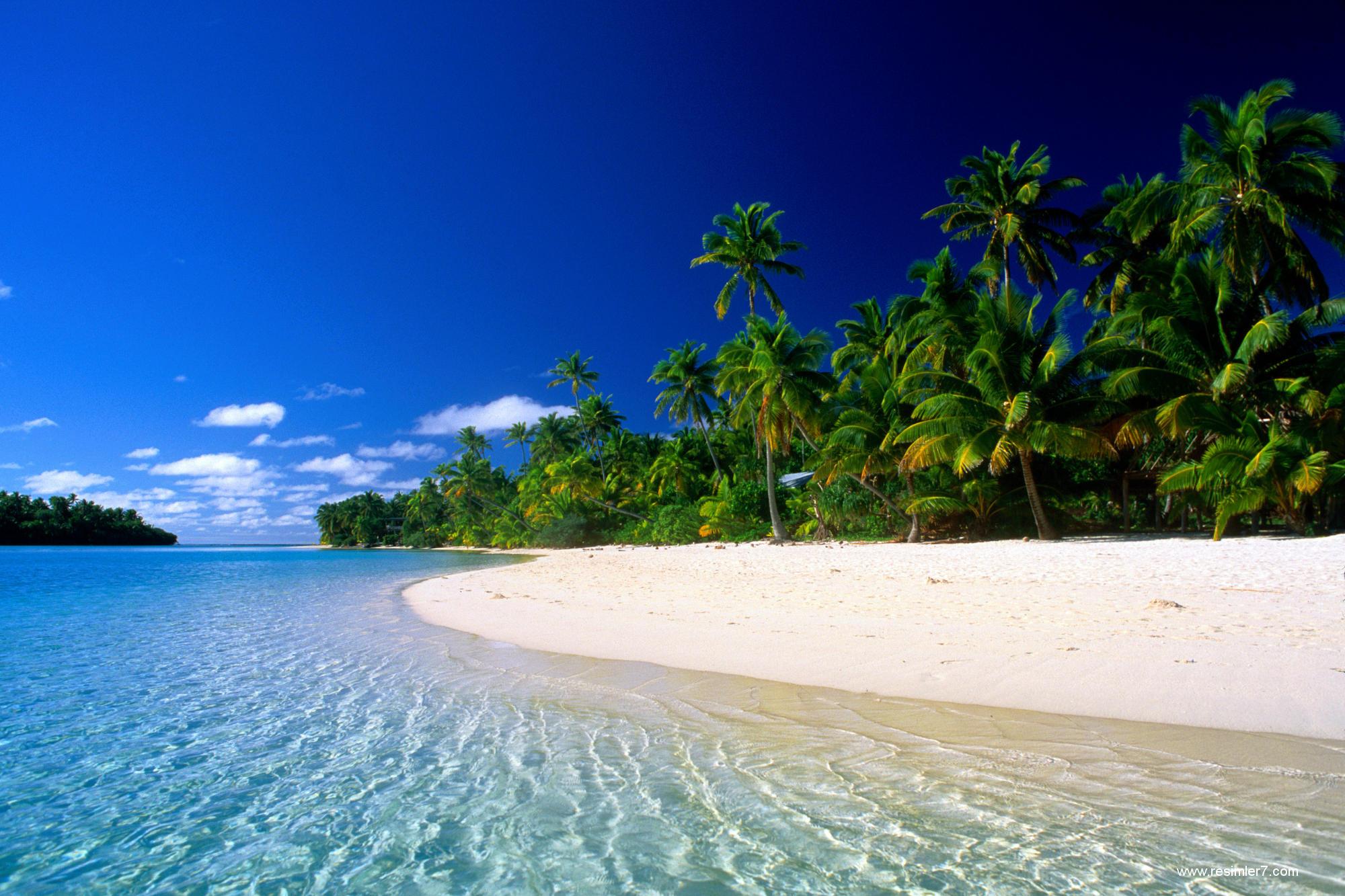 1075781 télécharger l'image palmier, plage, terre/nature, tropiques, le sable, ciel - fonds d'écran et économiseurs d'écran gratuits