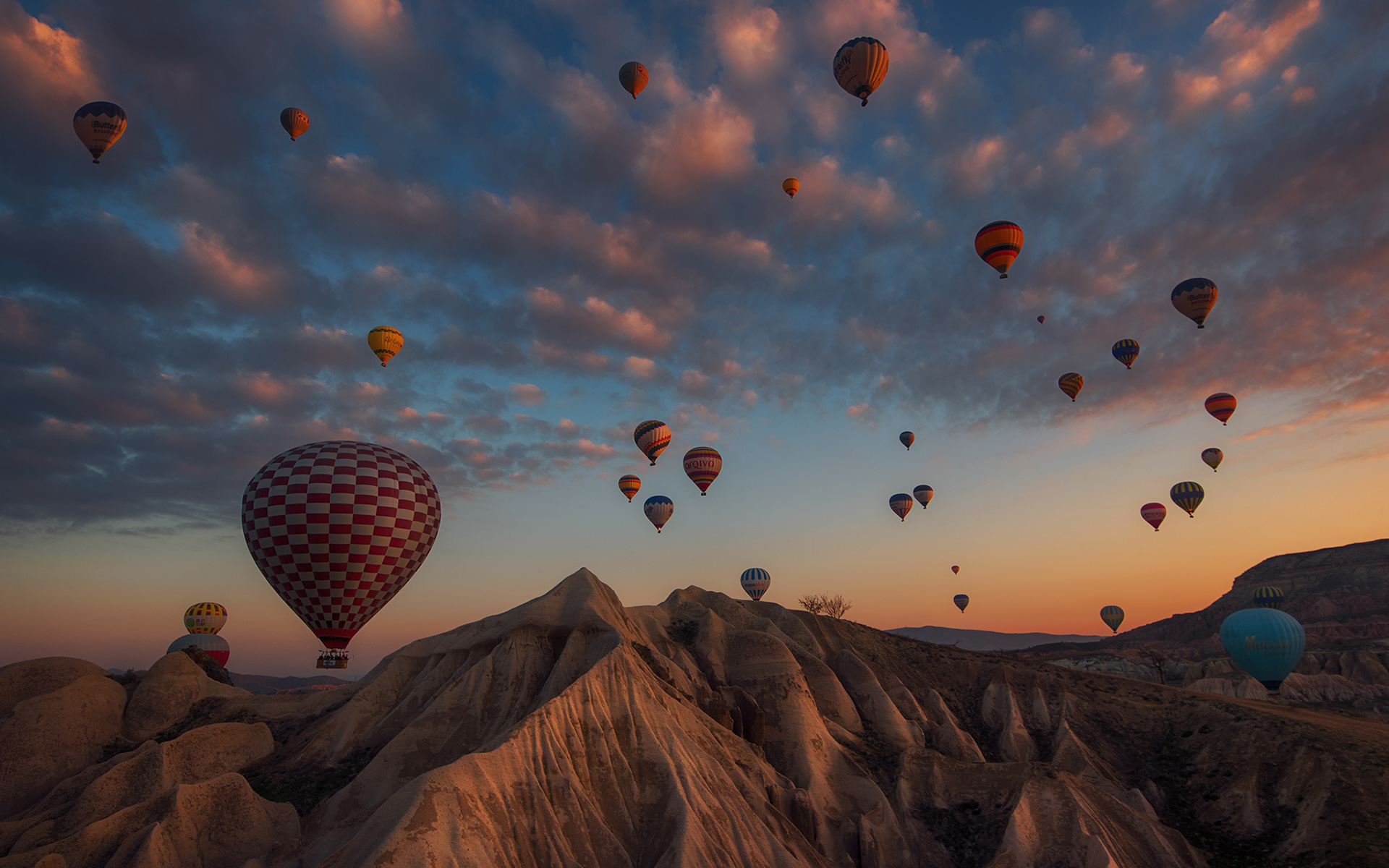 Handy-Wallpaper Gebirge, Fahrzeuge, Heißluftballon kostenlos herunterladen.