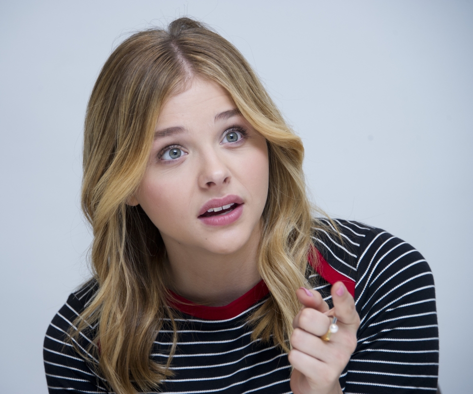 Descarga gratis la imagen Celebridades, Chloe Grace Moretz en el escritorio de tu PC