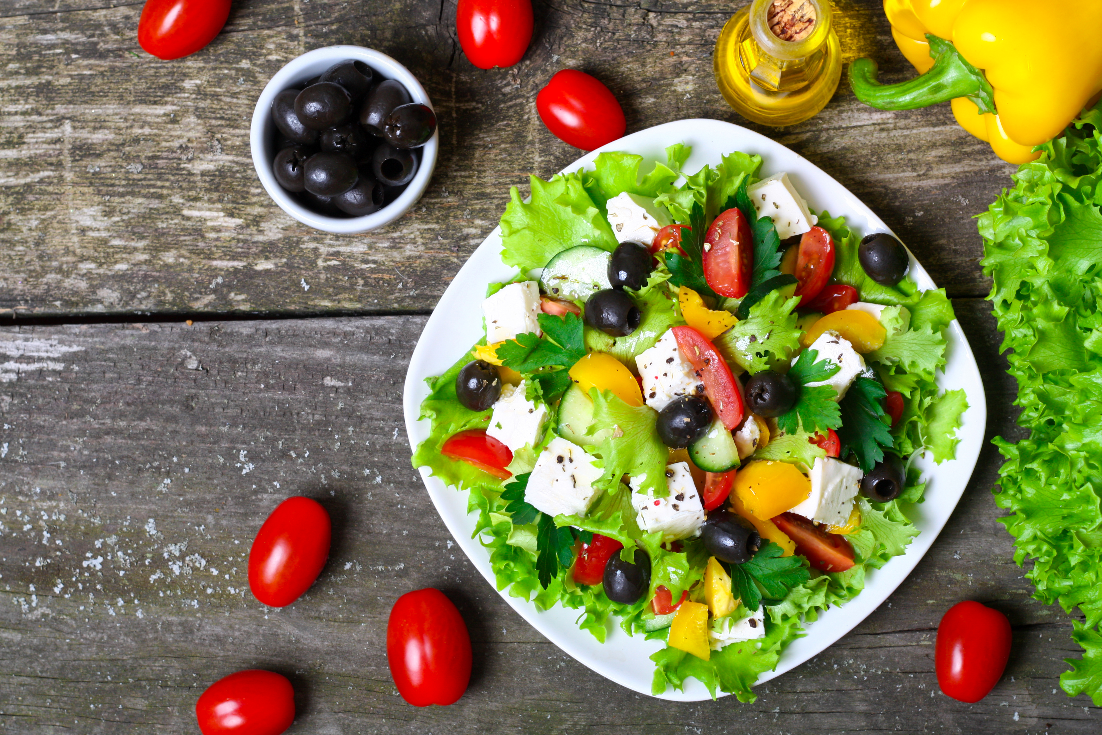 817599 Bild herunterladen nahrungsmittel, salat, käse, olive, tomate - Hintergrundbilder und Bildschirmschoner kostenlos
