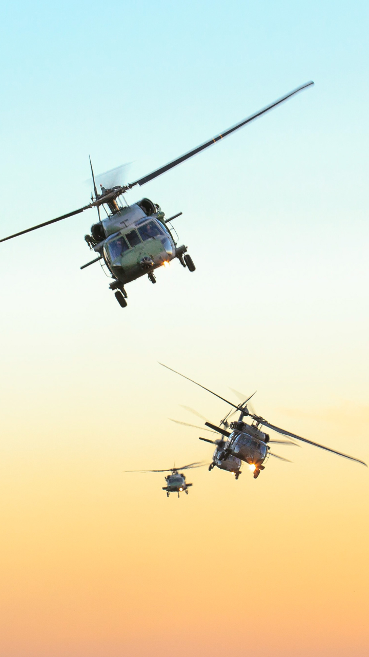 Скачати мобільні шпалери Літак, Вертоліт, Військовий, Sikorsky Uh 60 Black Hawk, Ударний Вертоліт, Військові Вертольоти безкоштовно.