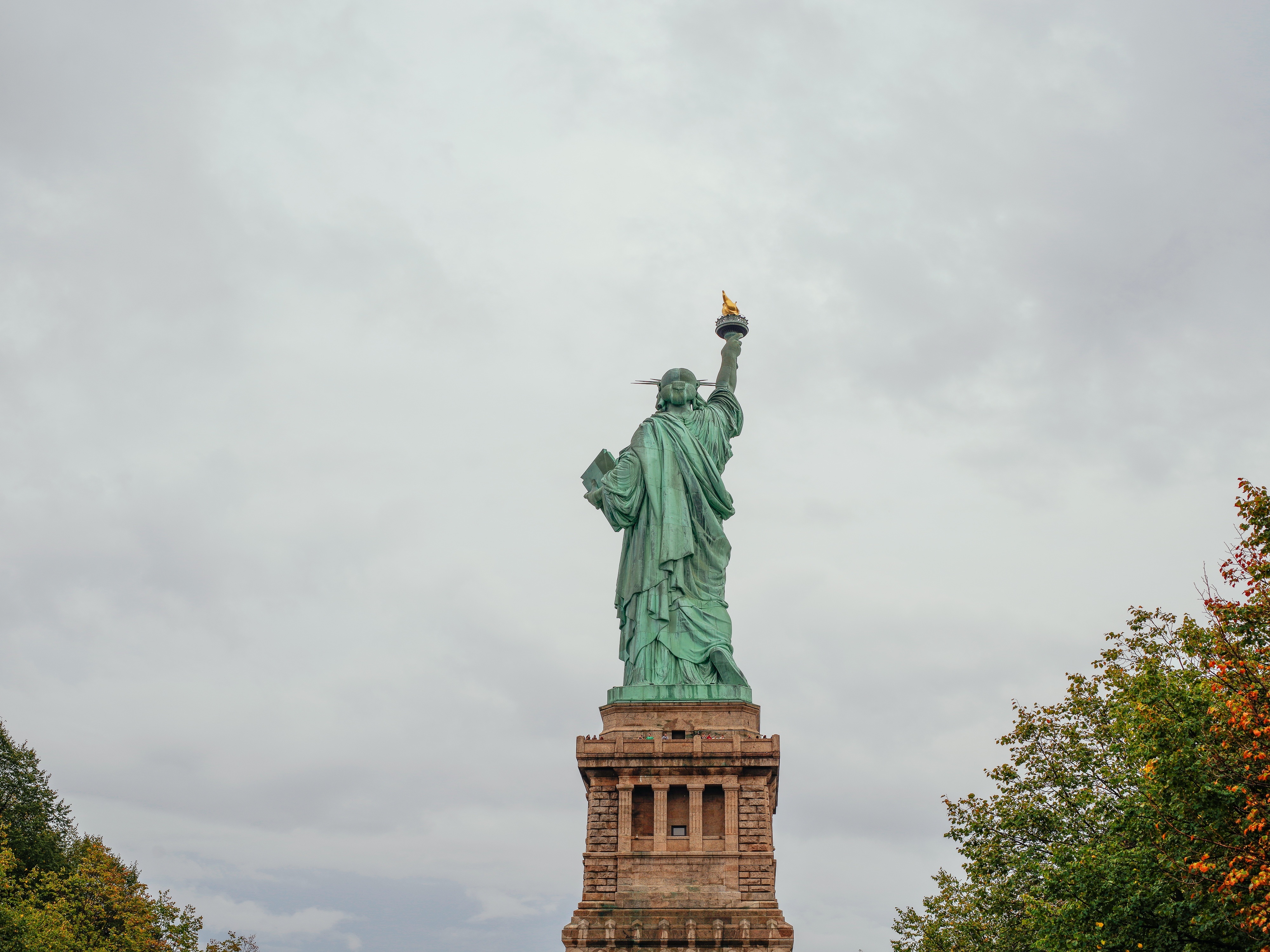 Descarga gratuita de fondo de pantalla para móvil de Estatua De La Libertad, Escultura, Nueva York, Hecho Por El Hombre.