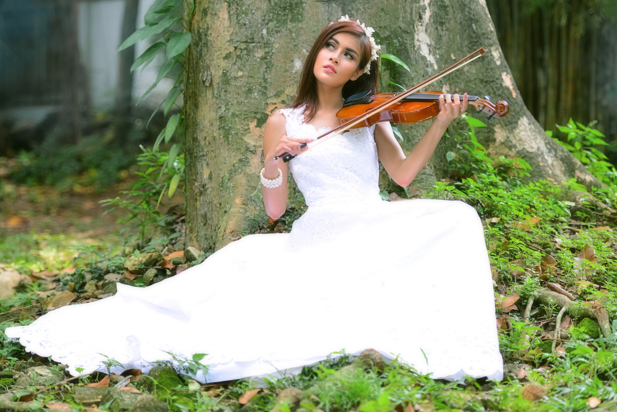 Free download wallpaper Brunette, Bride, Model, Women, Violin, Wedding Dress, White Dress on your PC desktop